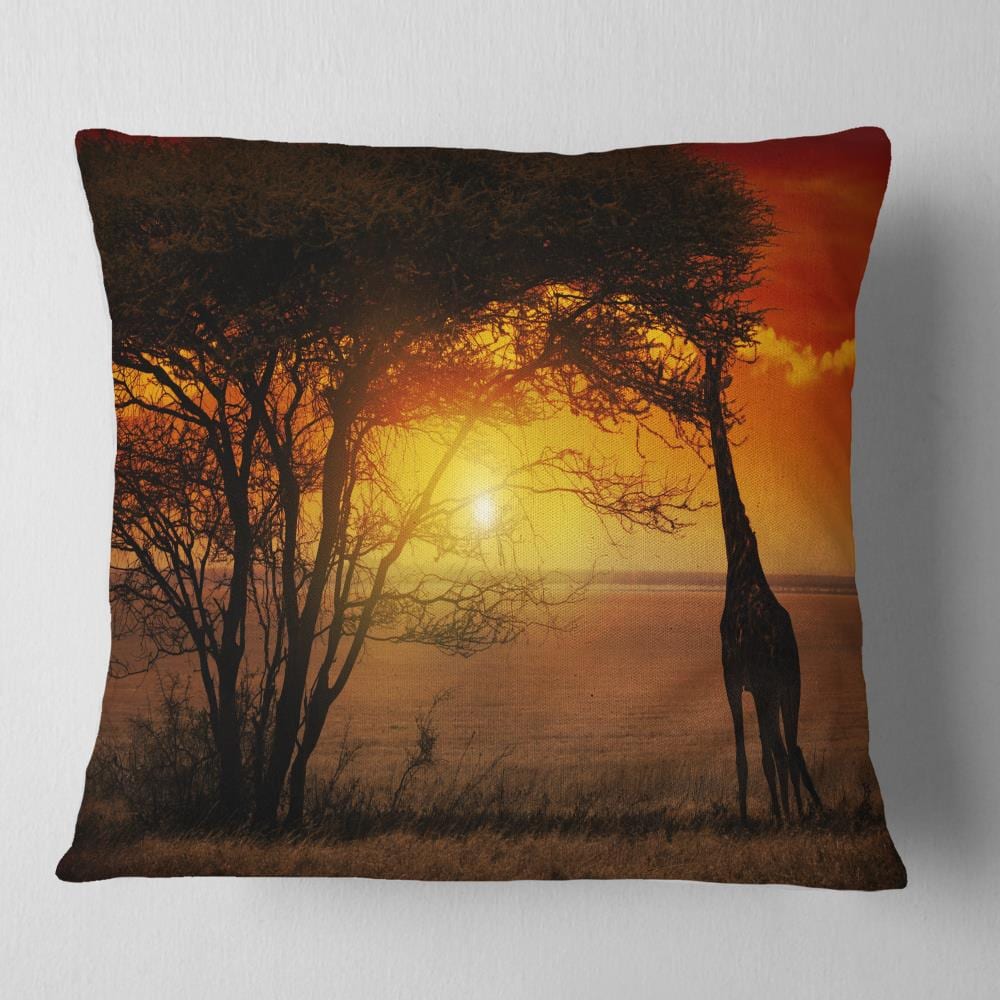 Designart CU12297-18-18 18-in x 18-in Red Indoor Decorative Pillow