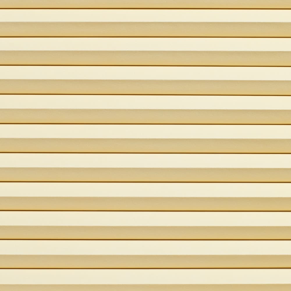 Bali 06B-1283 Hideaway Buttermilk Blackout Polyester Single Cellular shade swatch