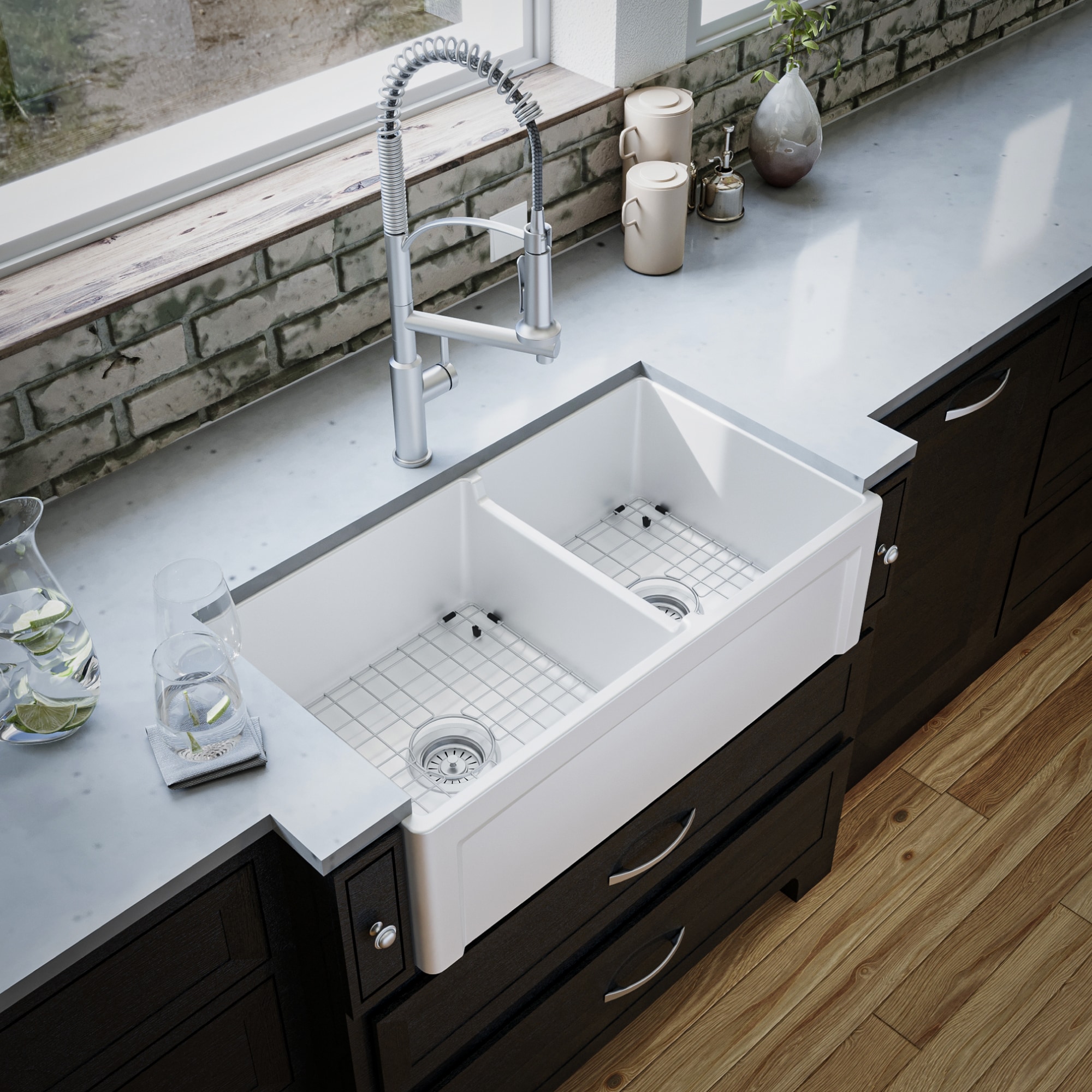 Karran FCP33DBWH Farmhouse apron front 33-in x 18-in Fireclay Double offset bowl Kitchen Sink