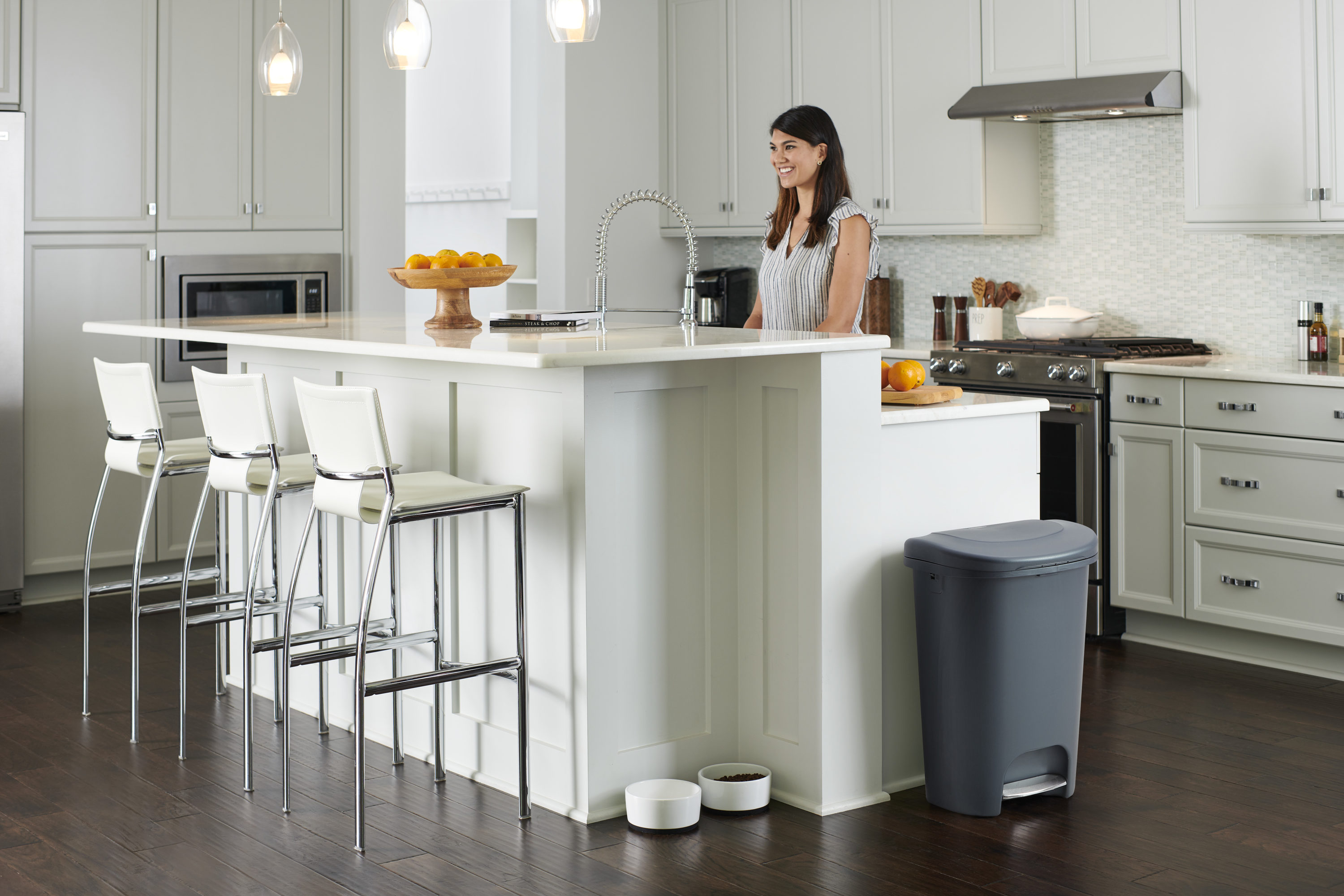 13 gal Gunmetal Step On Wastebasket by Rubbermaid at Fleet Farm