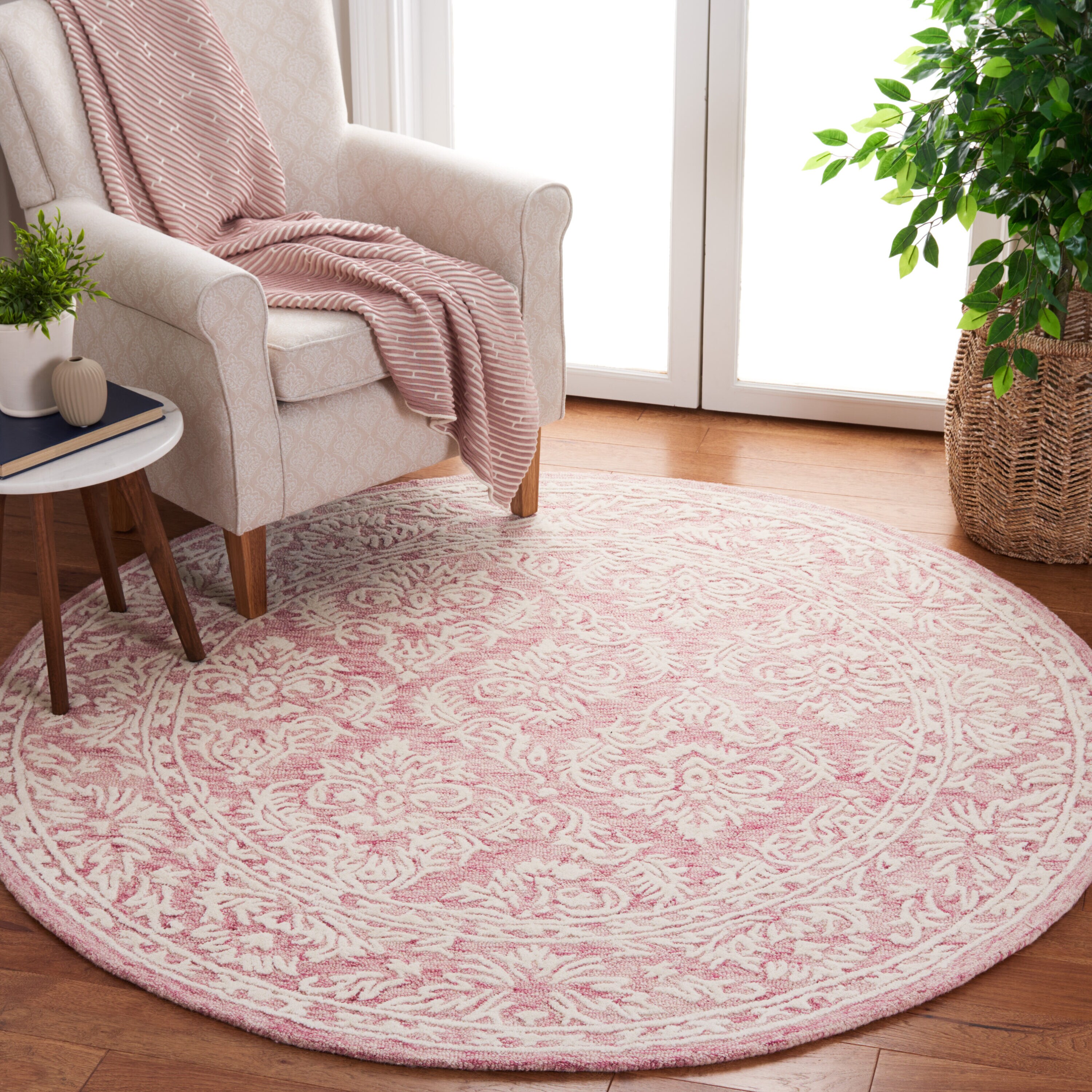  Metro 865 Pink/Ivory Traditional 6ft x 6ft Round Rug