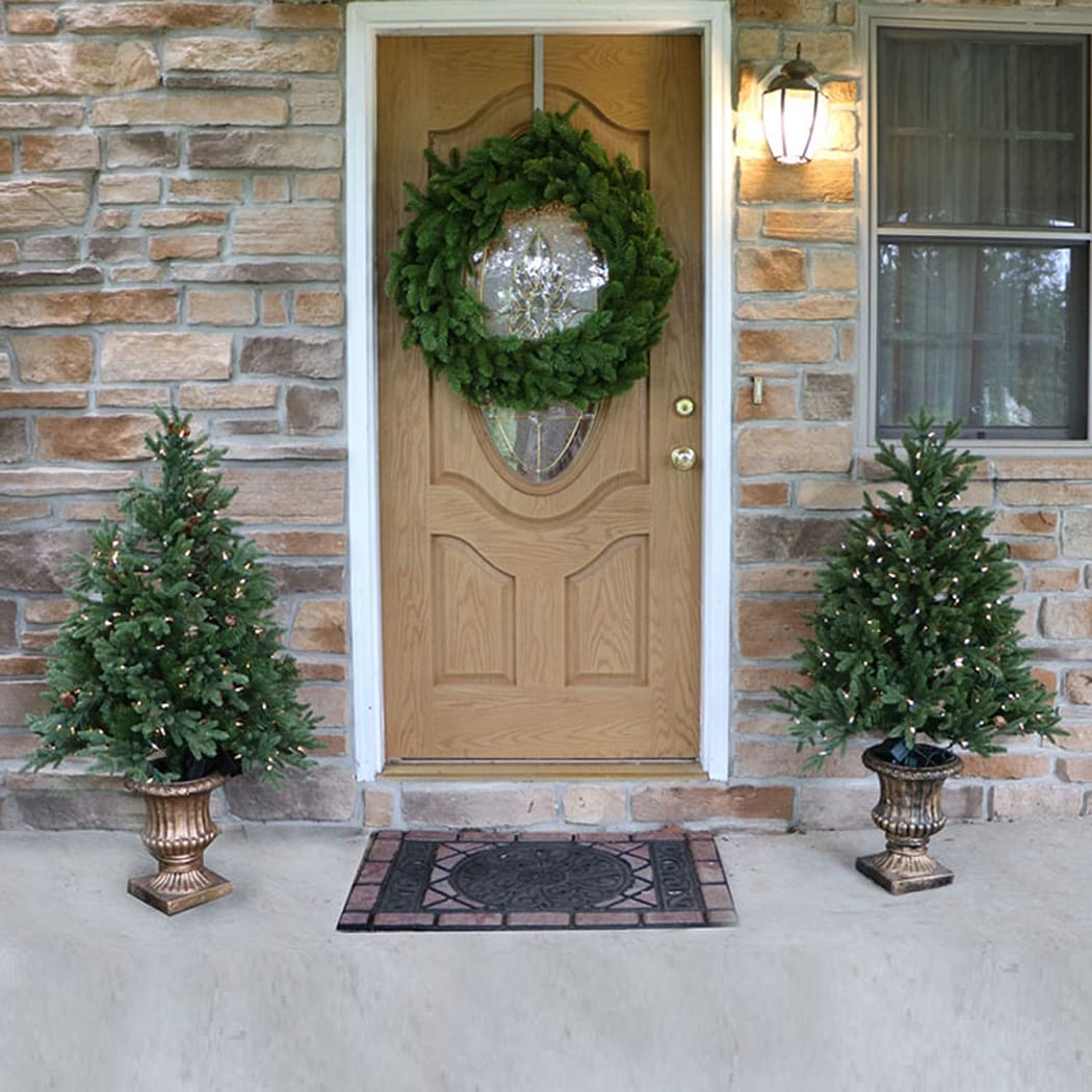 Fraser Hill Farm 36-in Indoor/Outdoor Green Pine Artificial Christmas ...