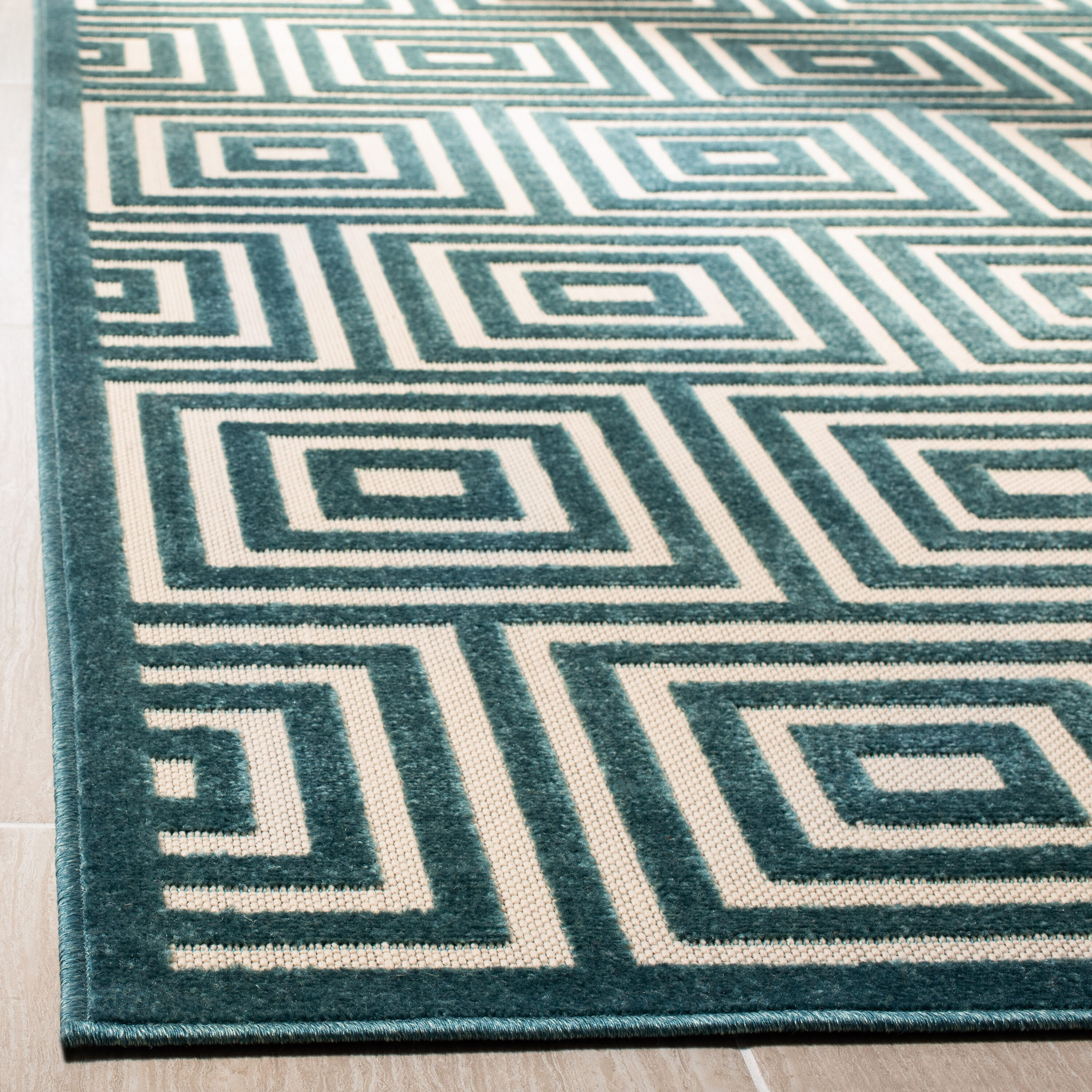 Cottage Elegance 79'' Cream & Turquoise Synthetic Area Rug