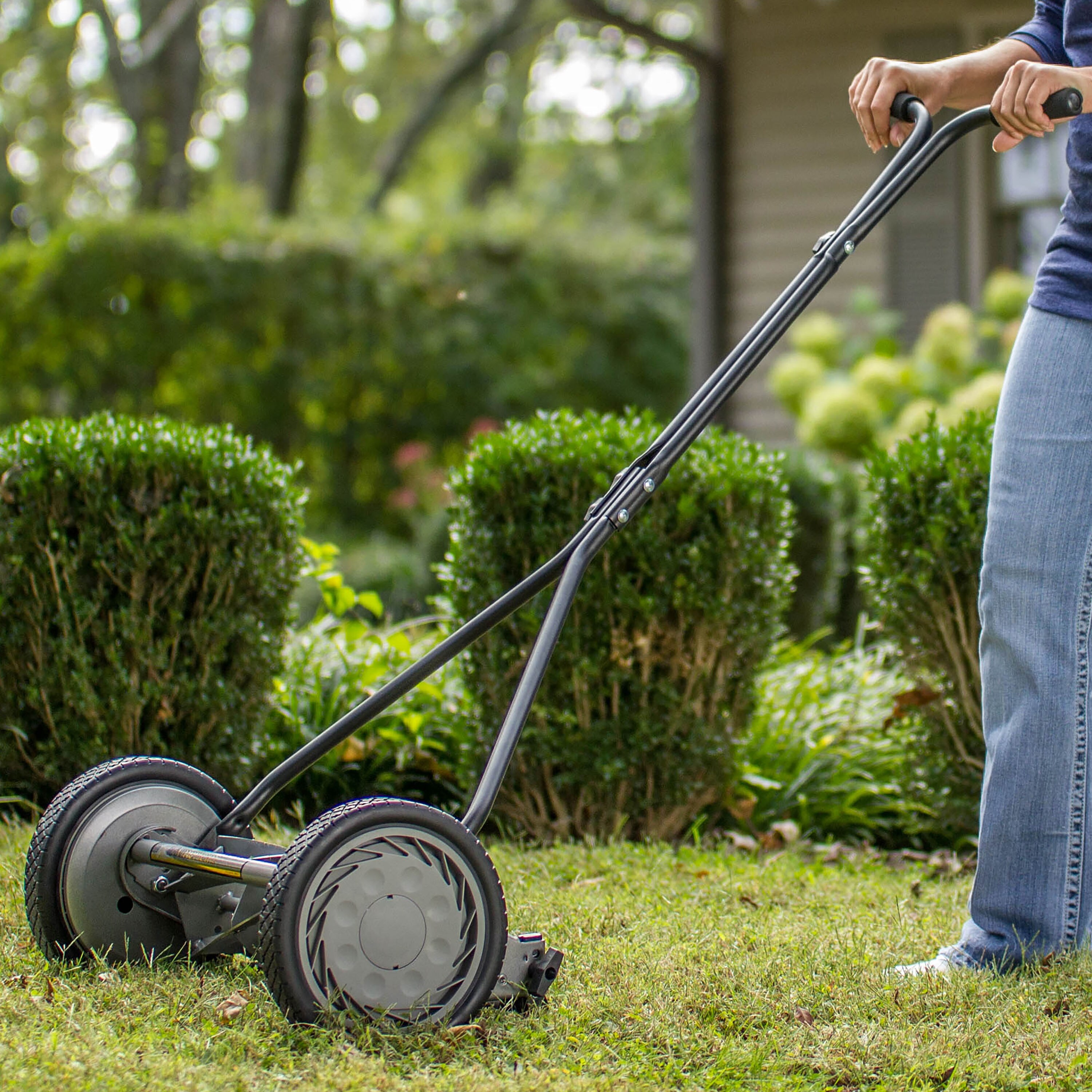 Pros and Cons of a Push-Reel Mower