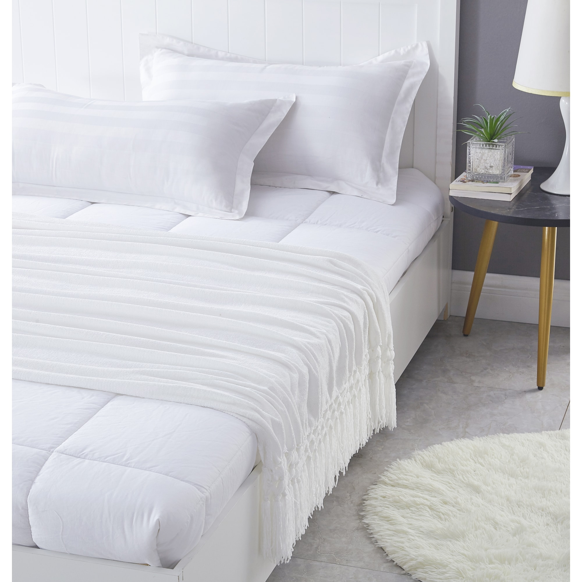 Cozy Tyme T288-20WE-LS Susanna White 50-in x 60-in Polyester Throw
