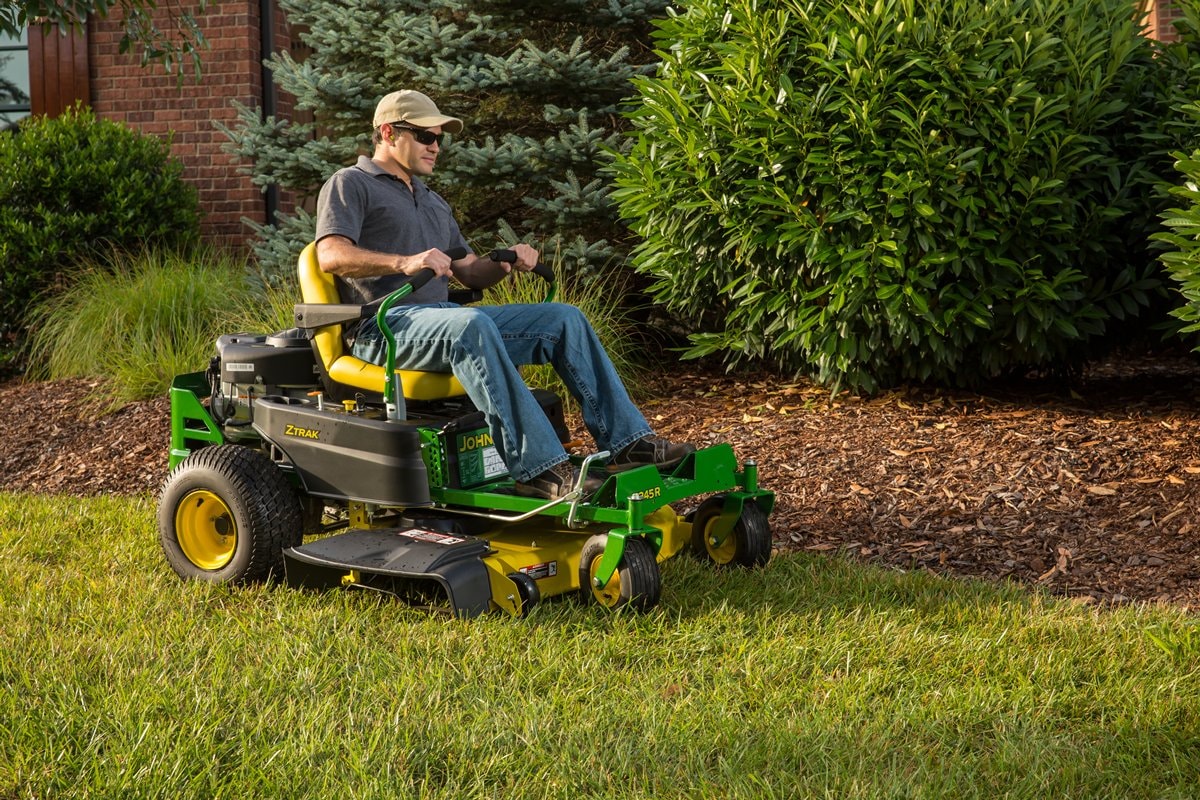 John Deere Z345R ZTrak 42 in 22 HP V twin Gas Zero turn Riding