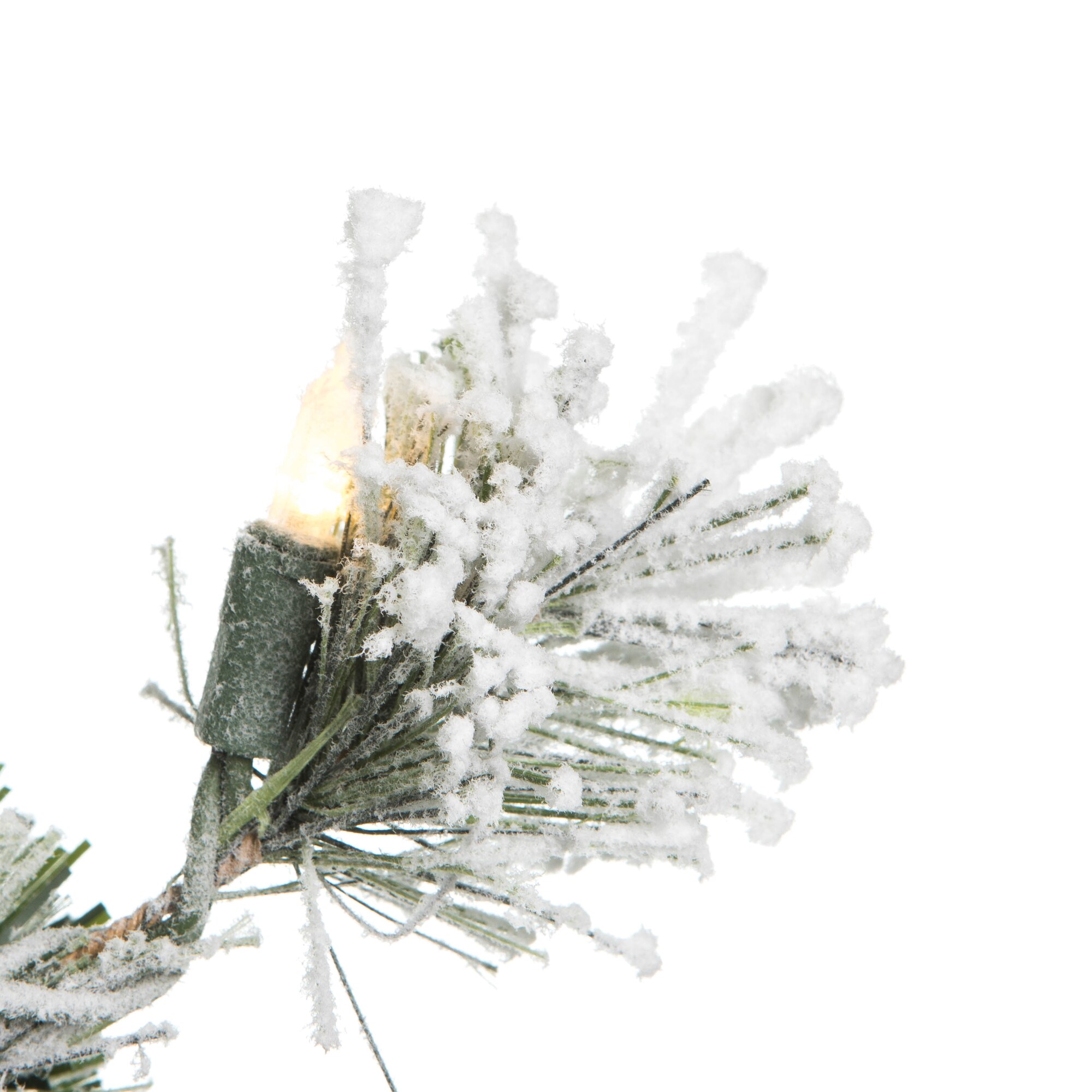 Vickerman K173531LED Artificial-Christmas-Wreaths - View #3