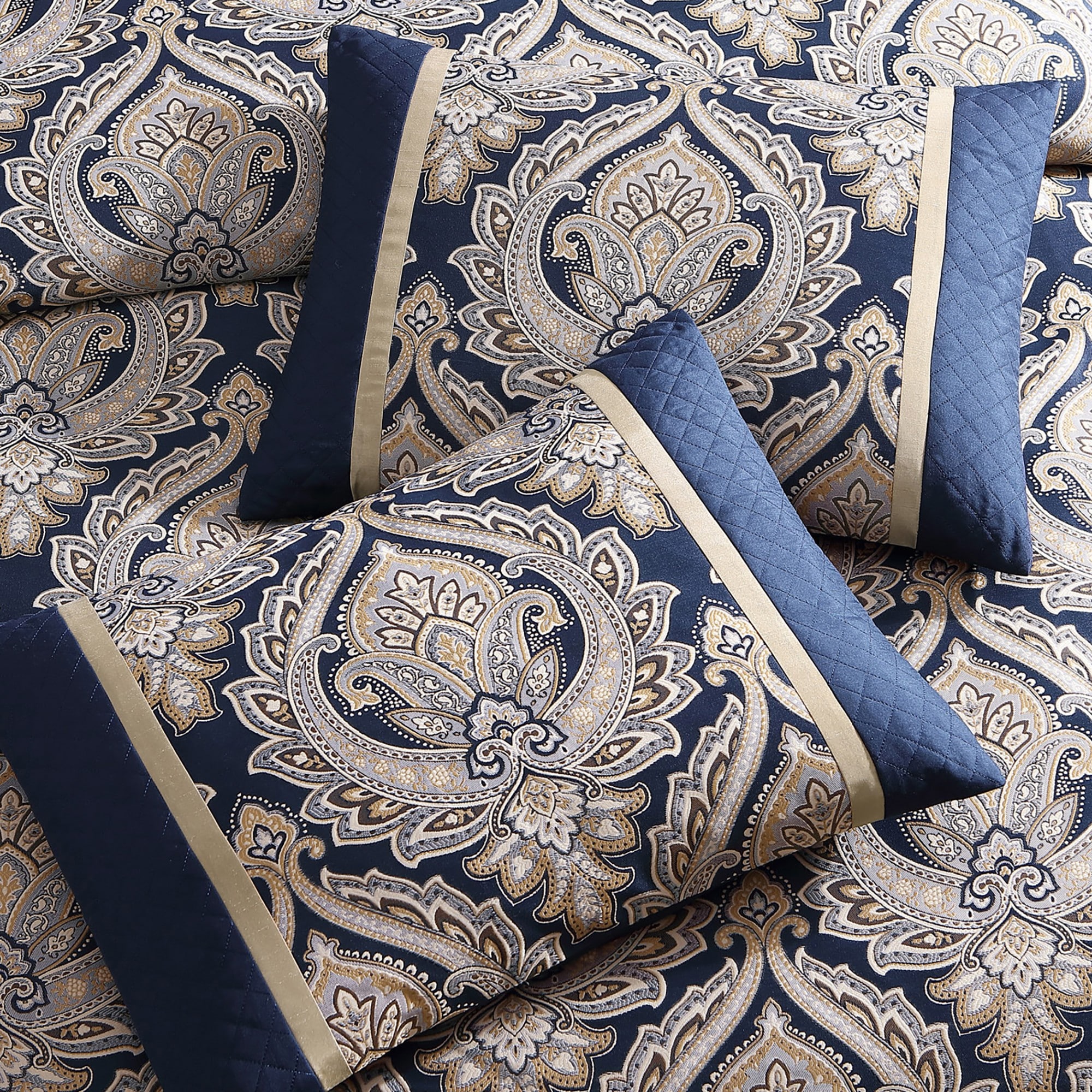 Benzara BM283873 bedding - View #3