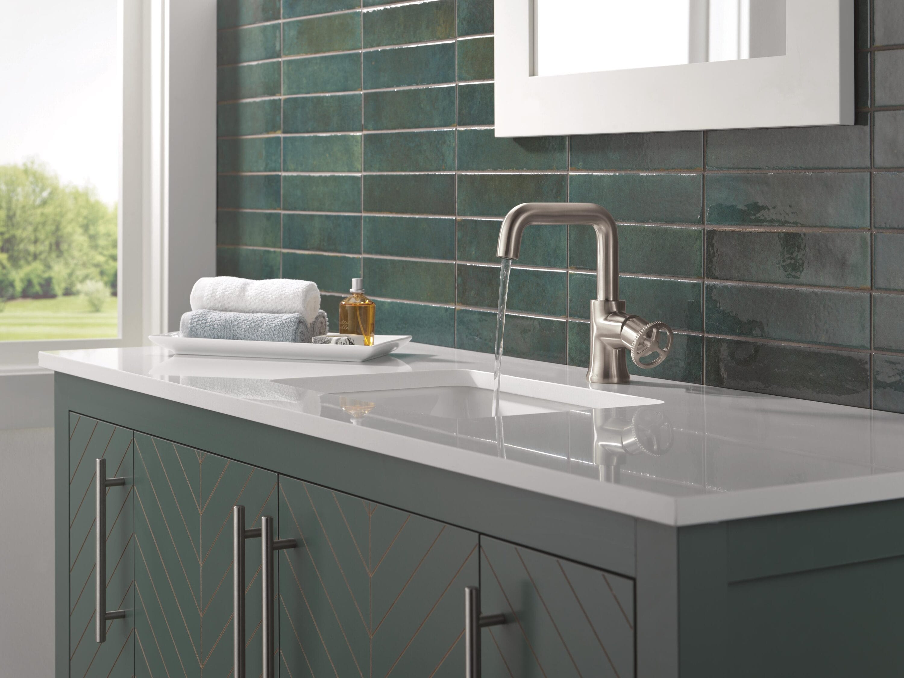 Delta 5547HAR-SS-DST Lavatory-Faucets - View #2