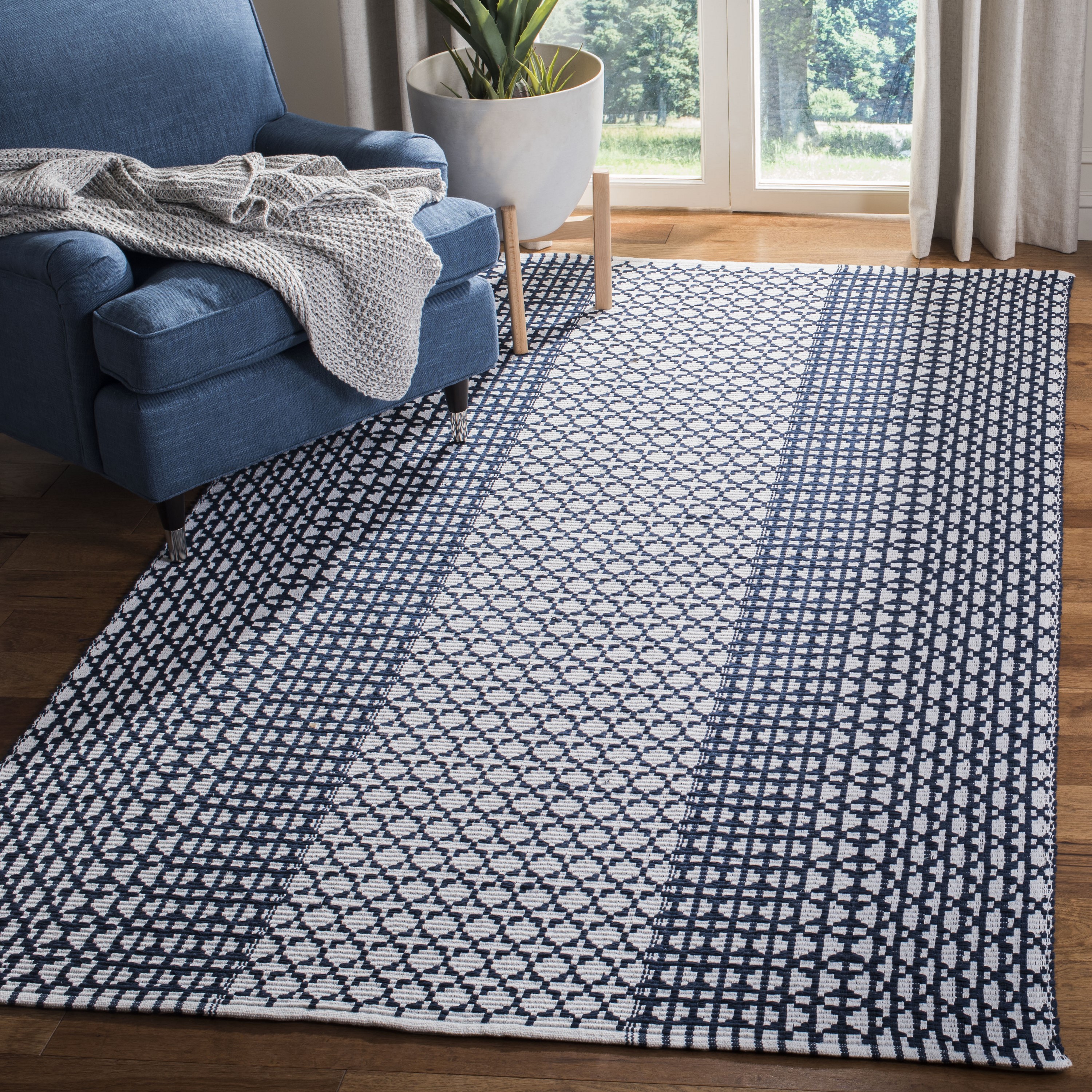 Safavieh MTK617N-8 Montauk Remsen 8 x 10 (ft) Cotton Navy/Ivory Rectangular Indoor Abstract Coastal Area rug
