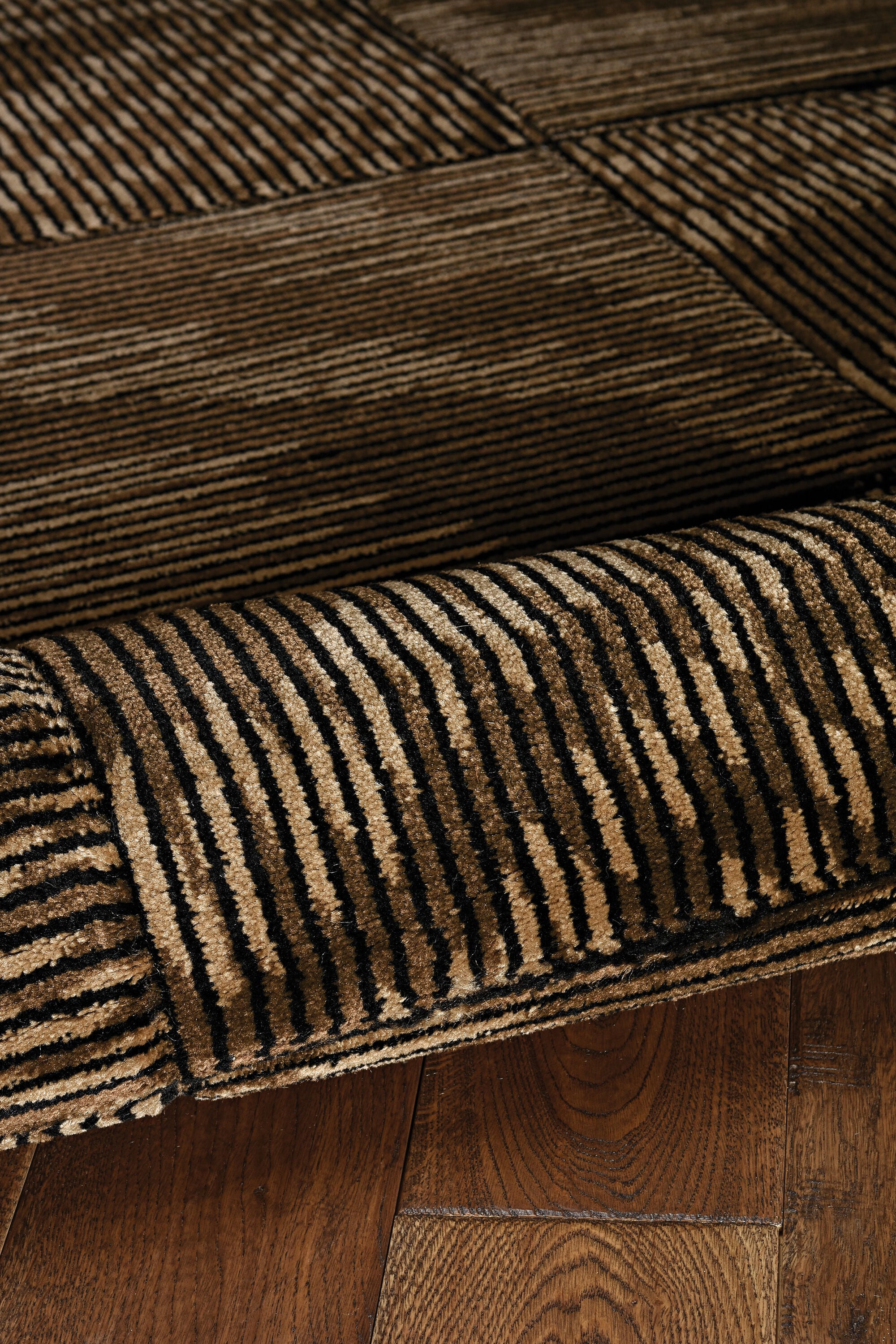 Linon RUG-MN2381 rugs - View #3