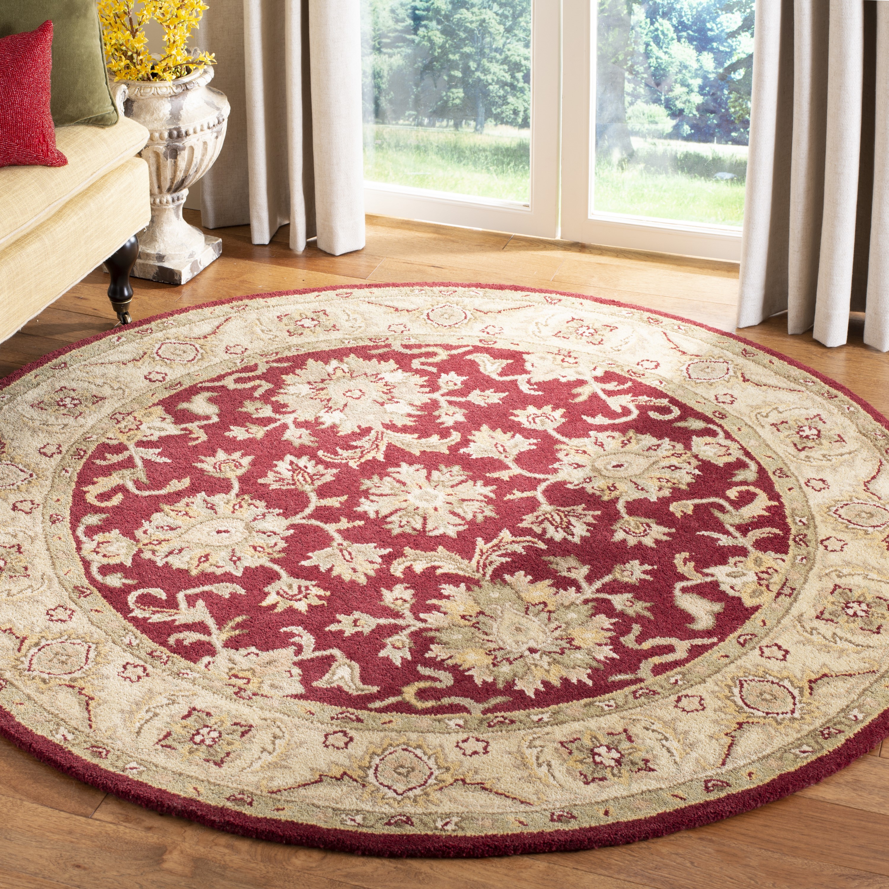 Safavieh AT312C-4R Antiquity Gorevan 4 x 4 (ft) Tufted Wool Red/Gold Round Indoor Floral/Botanical Vintage Area rug