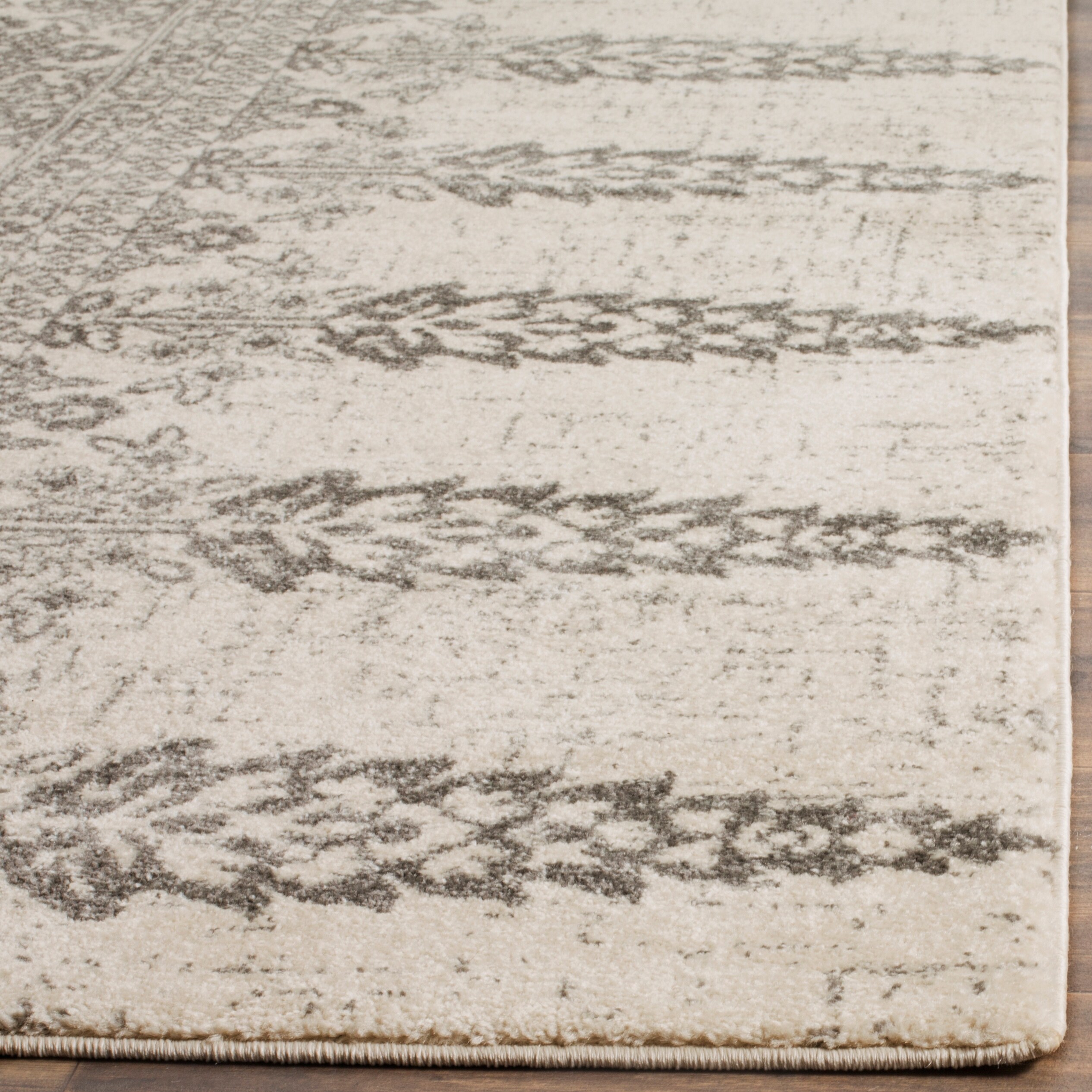 Safavieh EVK521S-7SQ rugs - View #3