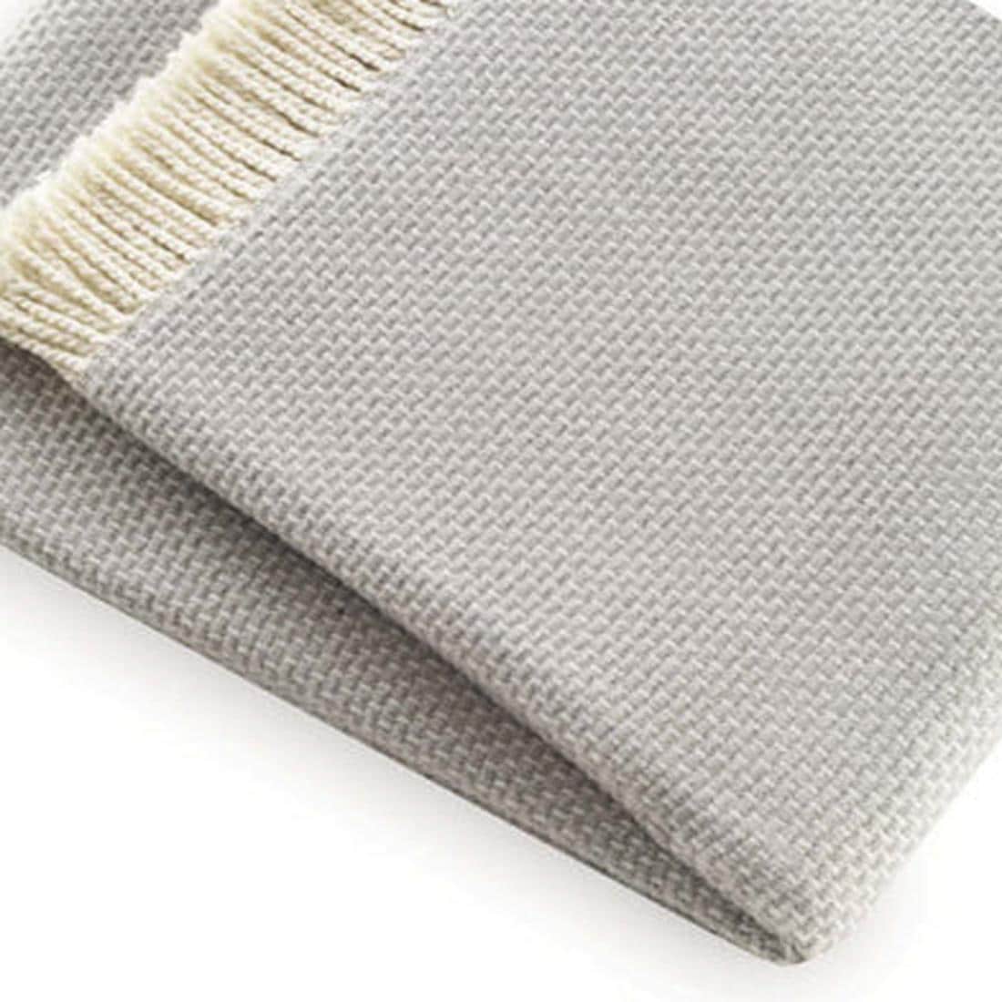 HomeRoots 4000475697 Blankets-And-Throws - View #3