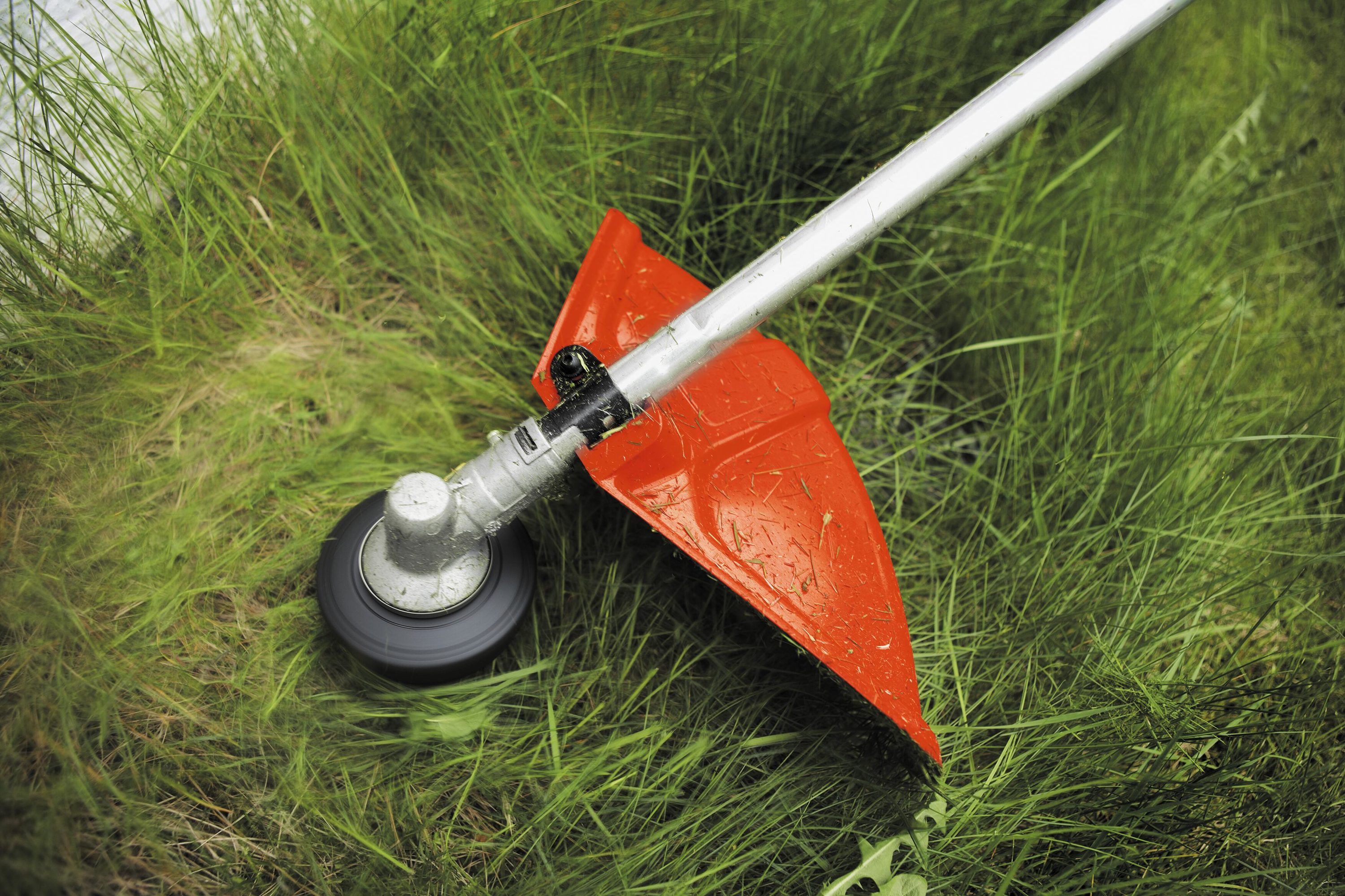 Husqvarna 128ld 28 Cc 2 Cycle 17 In Straight Shaft Gas String Trimmer