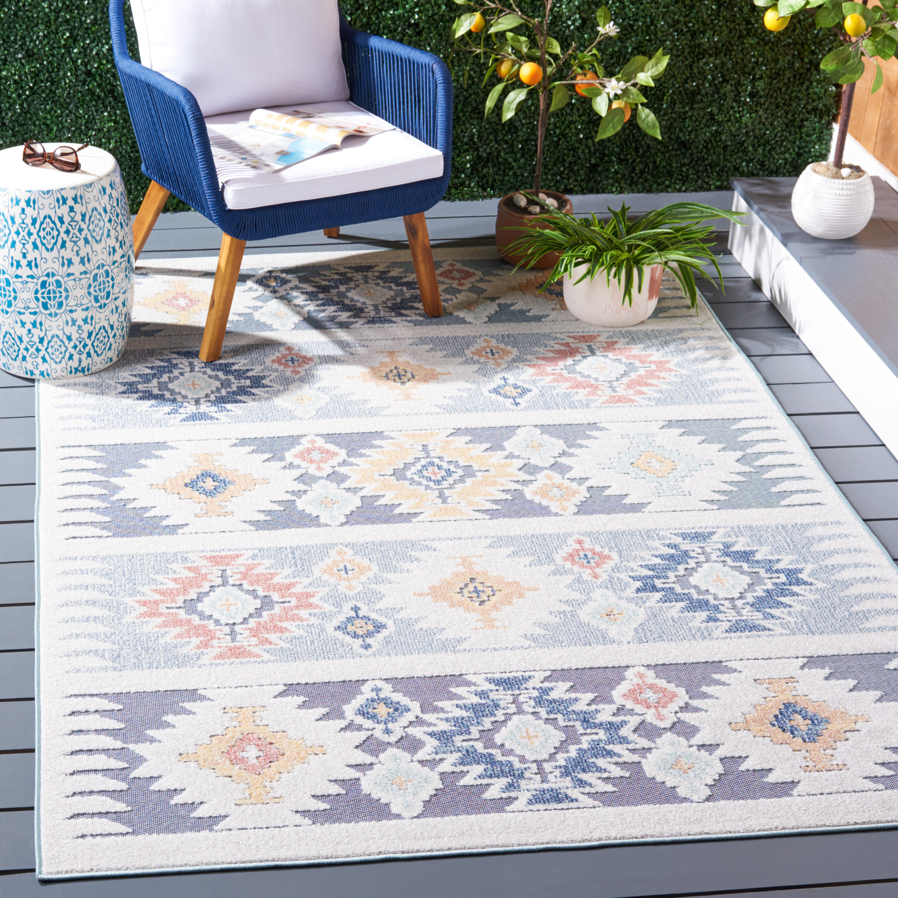 Safavieh Beach House Tressie 9 X 12 (ft) Cream/Beige Indoor/Outdoor  Floral/Botanical Bohemian/Eclectic Area Rug in the Rugs department at