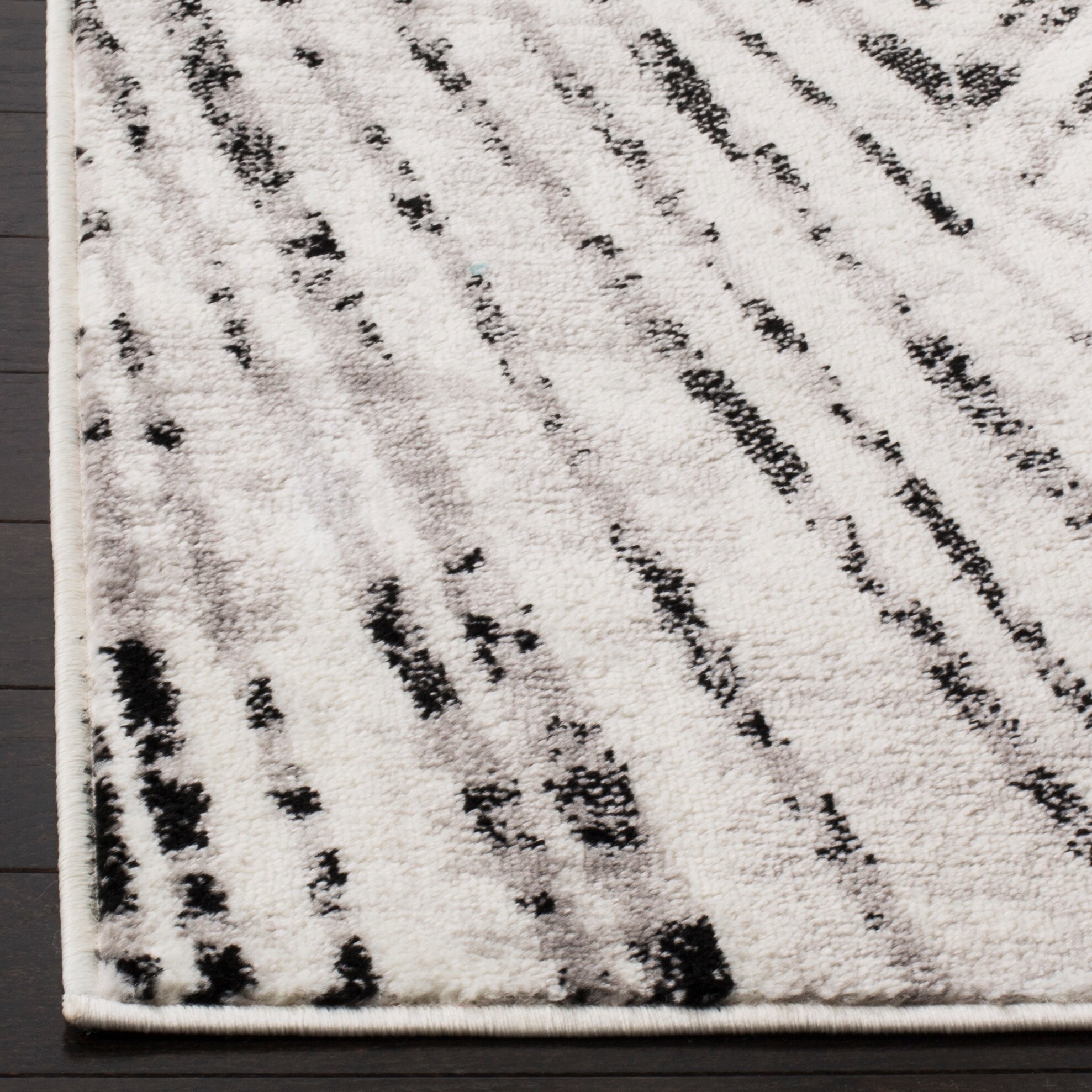 Safavieh SKY191K-28 rugs - View #3