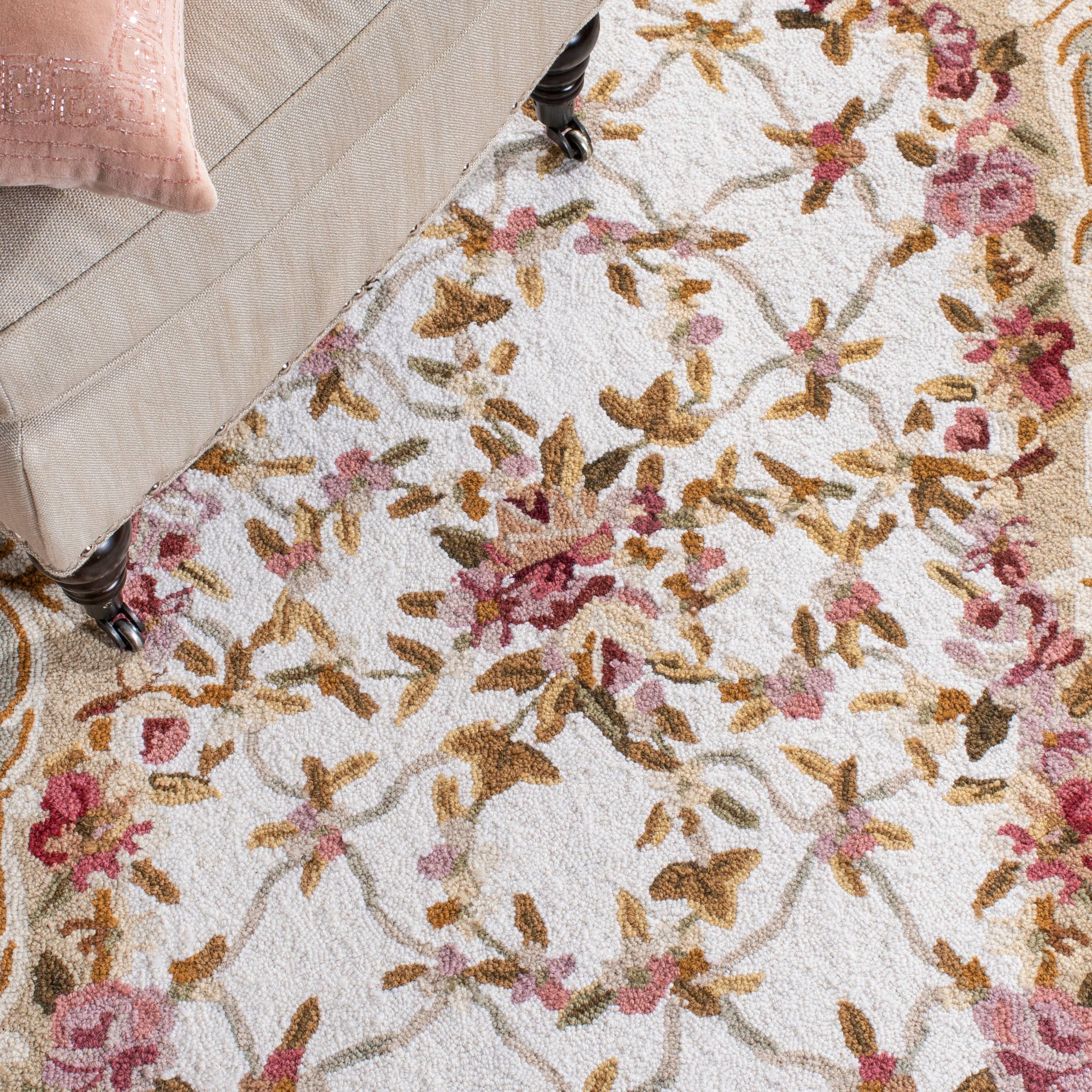 Handmade Ivory Floral Wool Area Rug 5'3" x 8'3"