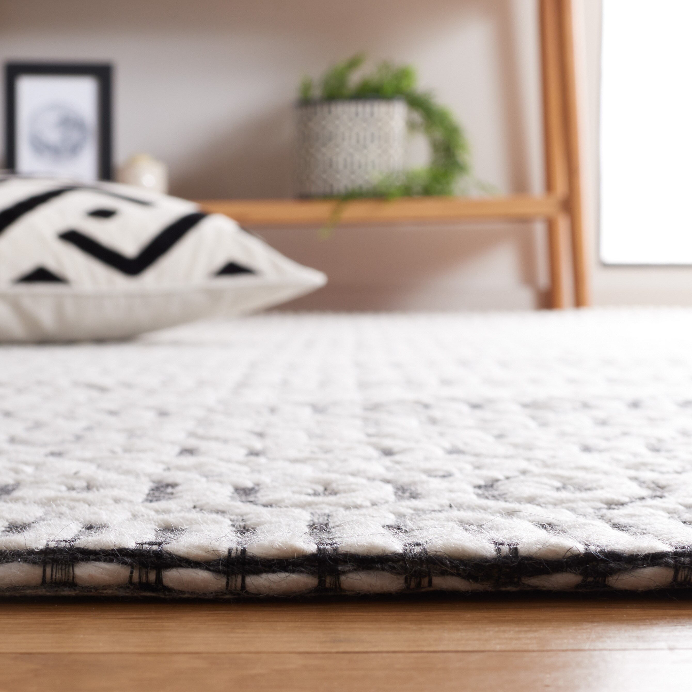 Safavieh MRB975Z-5 rugs - View #4