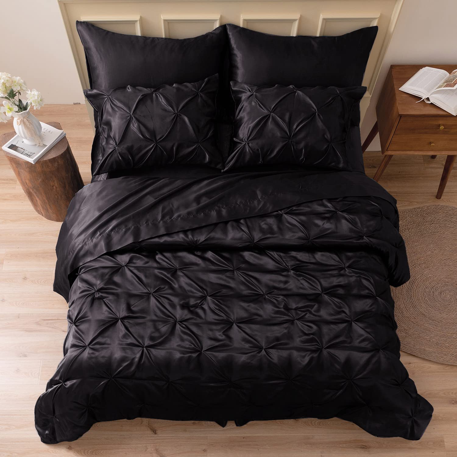 WZKZLH 7 Piece Pinch Pleat Satin Bedding Set Silky Soft All Season Down Alternative
