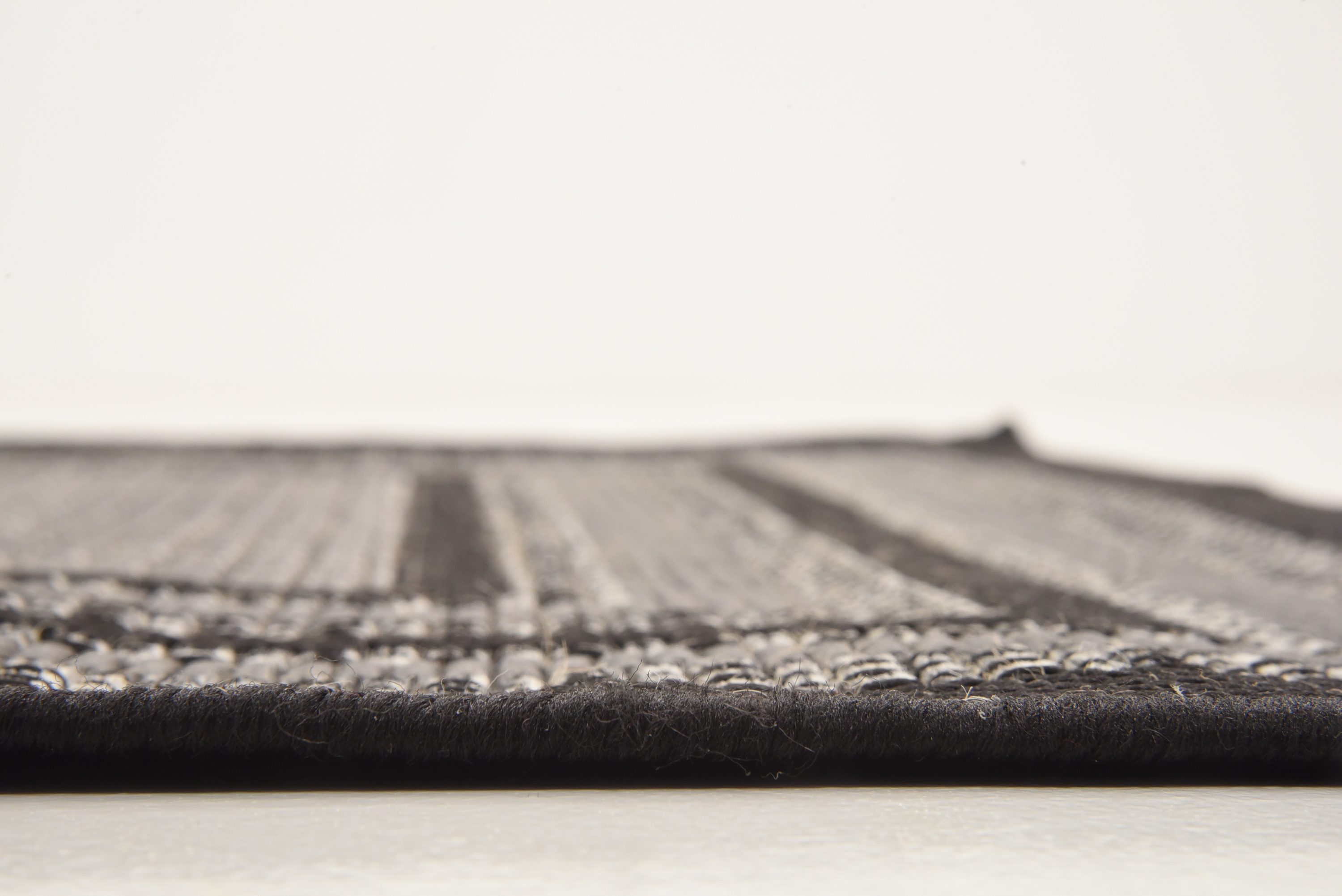 Versatile Gray Outdoor 3'3" x 5'1" Rectangular Synthetic Rug
