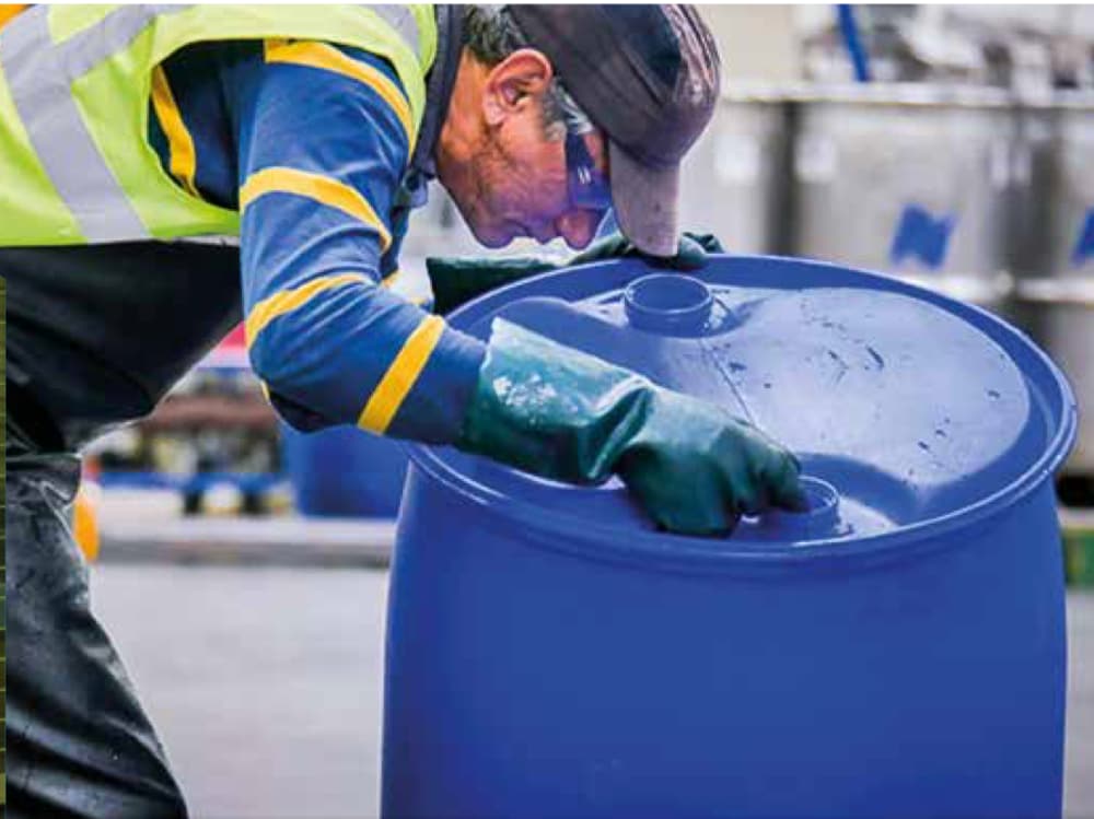 Almacenamiento de agua azul de plástico de 55 galonesAlmacenamiento de agua azul de plástico de 55 galones  