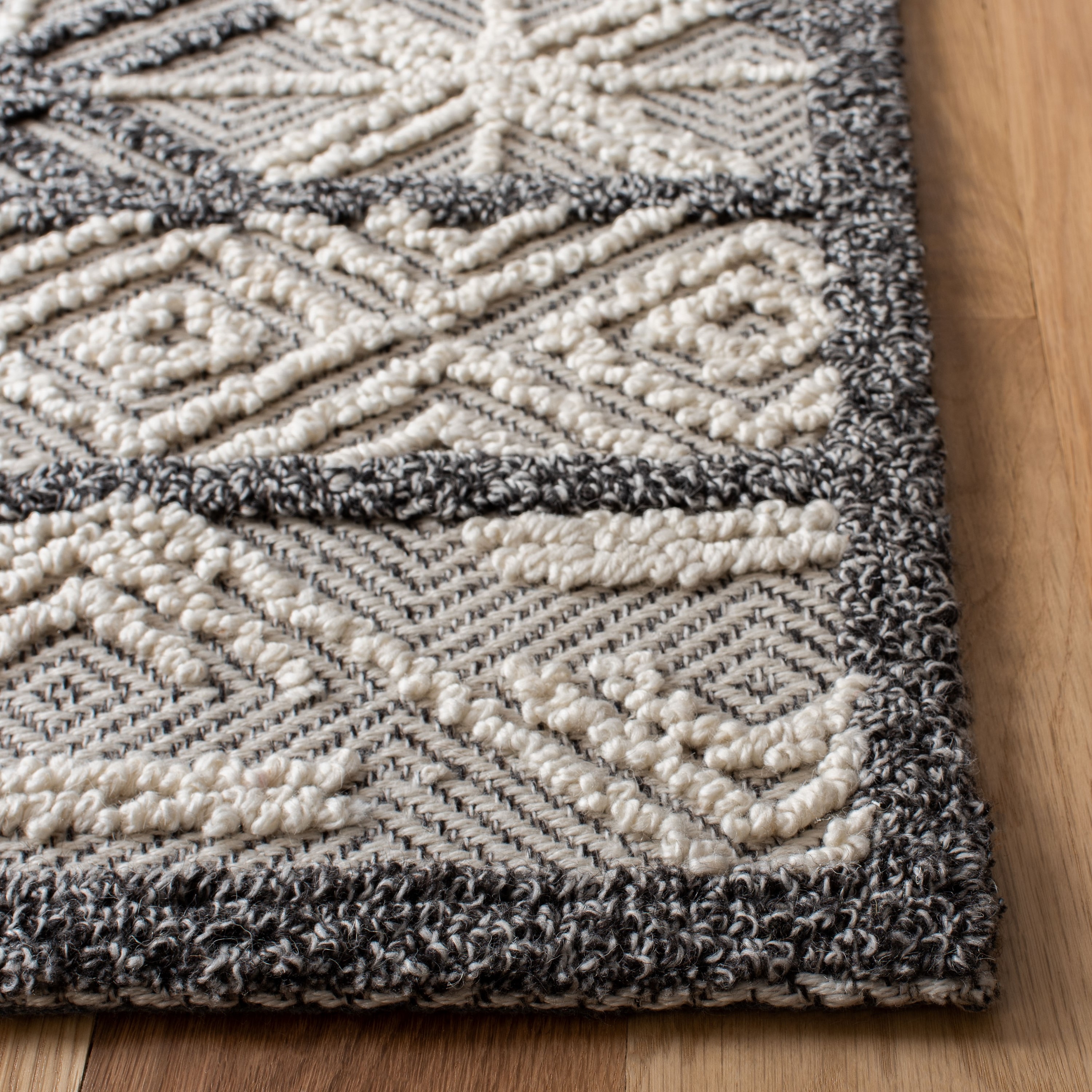 Gray and Beige Hand-Tufted Wool and Viscose 4' x 6' Area Rug