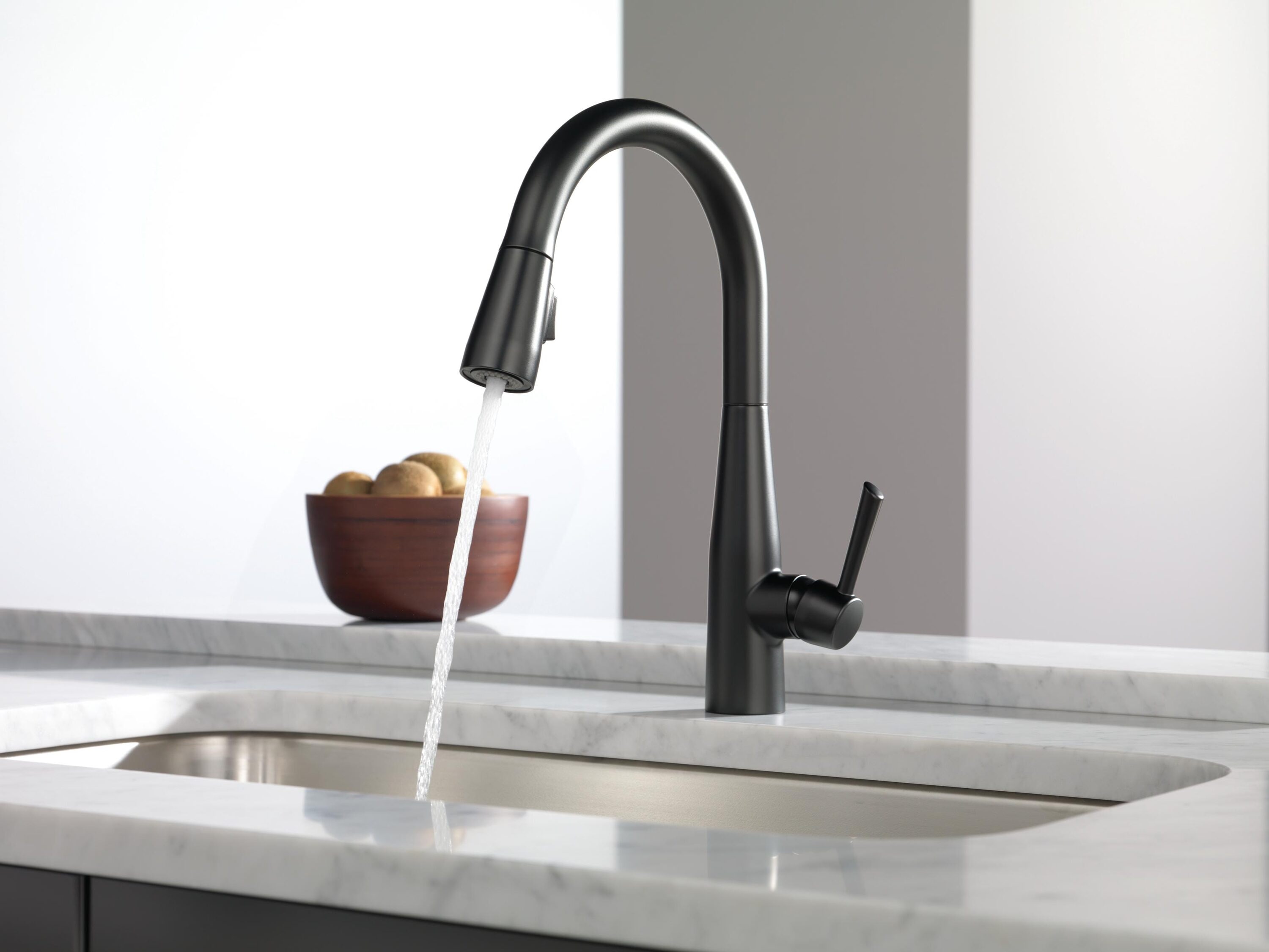 Matte Black Pull-Down Single Handle Kitchen Faucet
