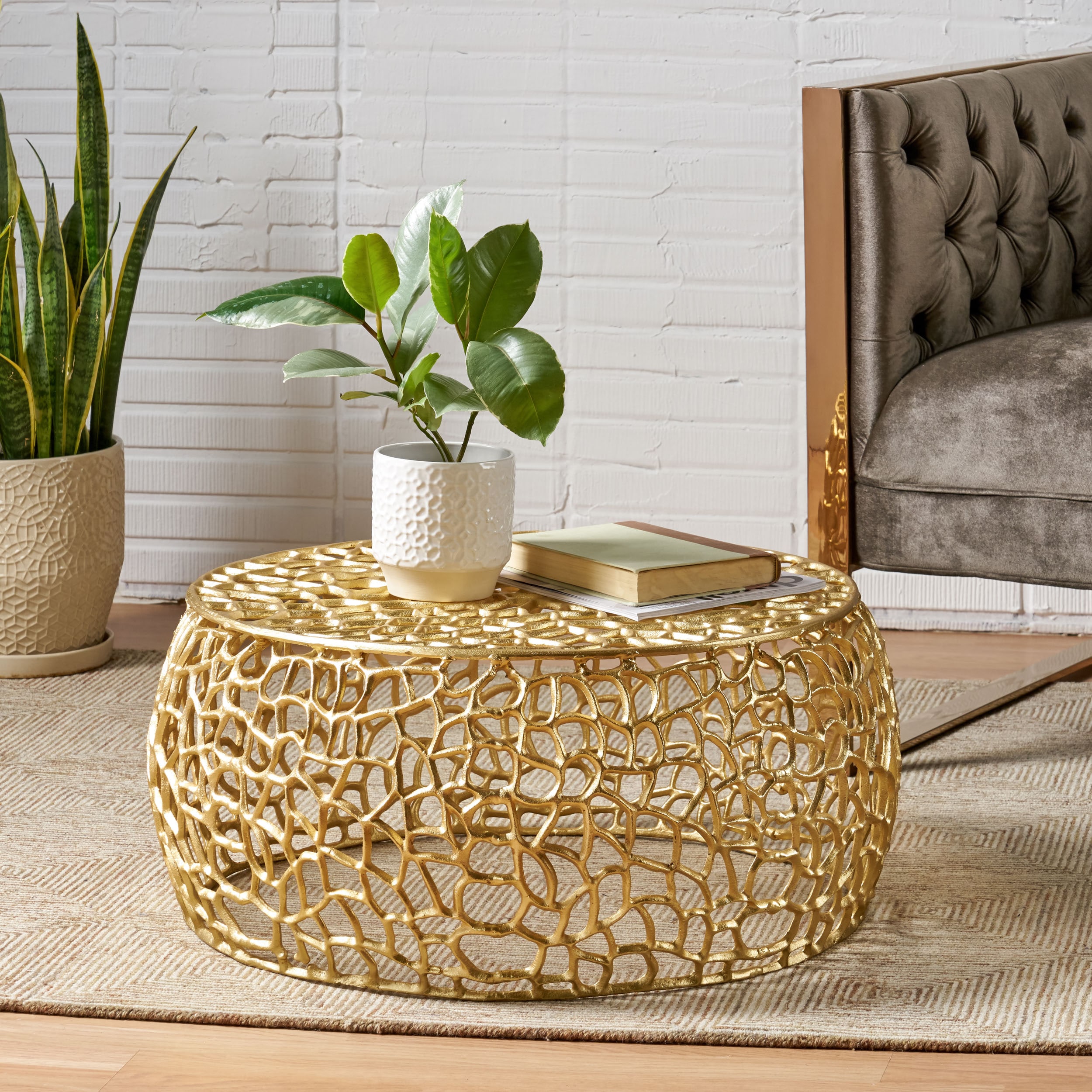 Round Gold Aluminum Mesh Modern Glam Coffee Table