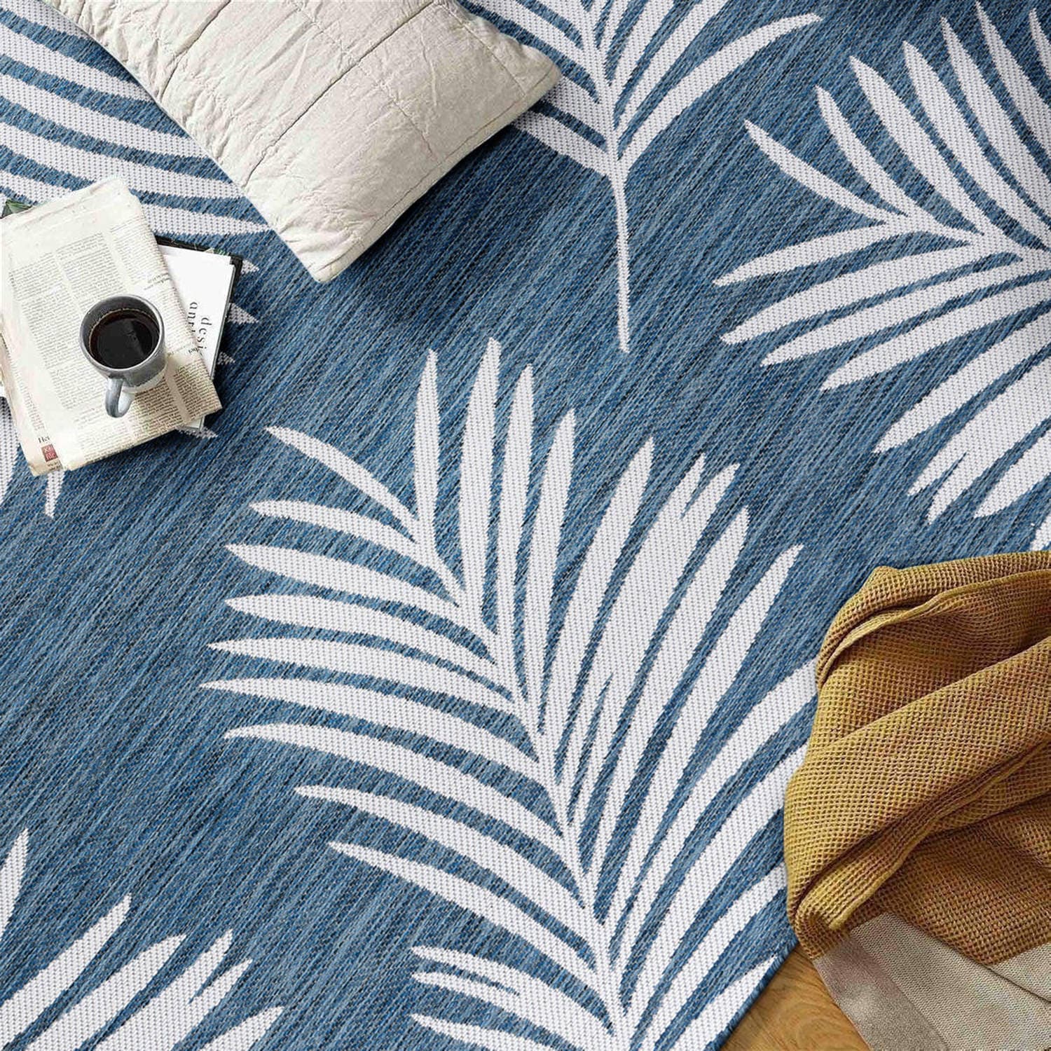 Navy Floral Synthetic 5' x 7' Easy-Care Rectangular Rug