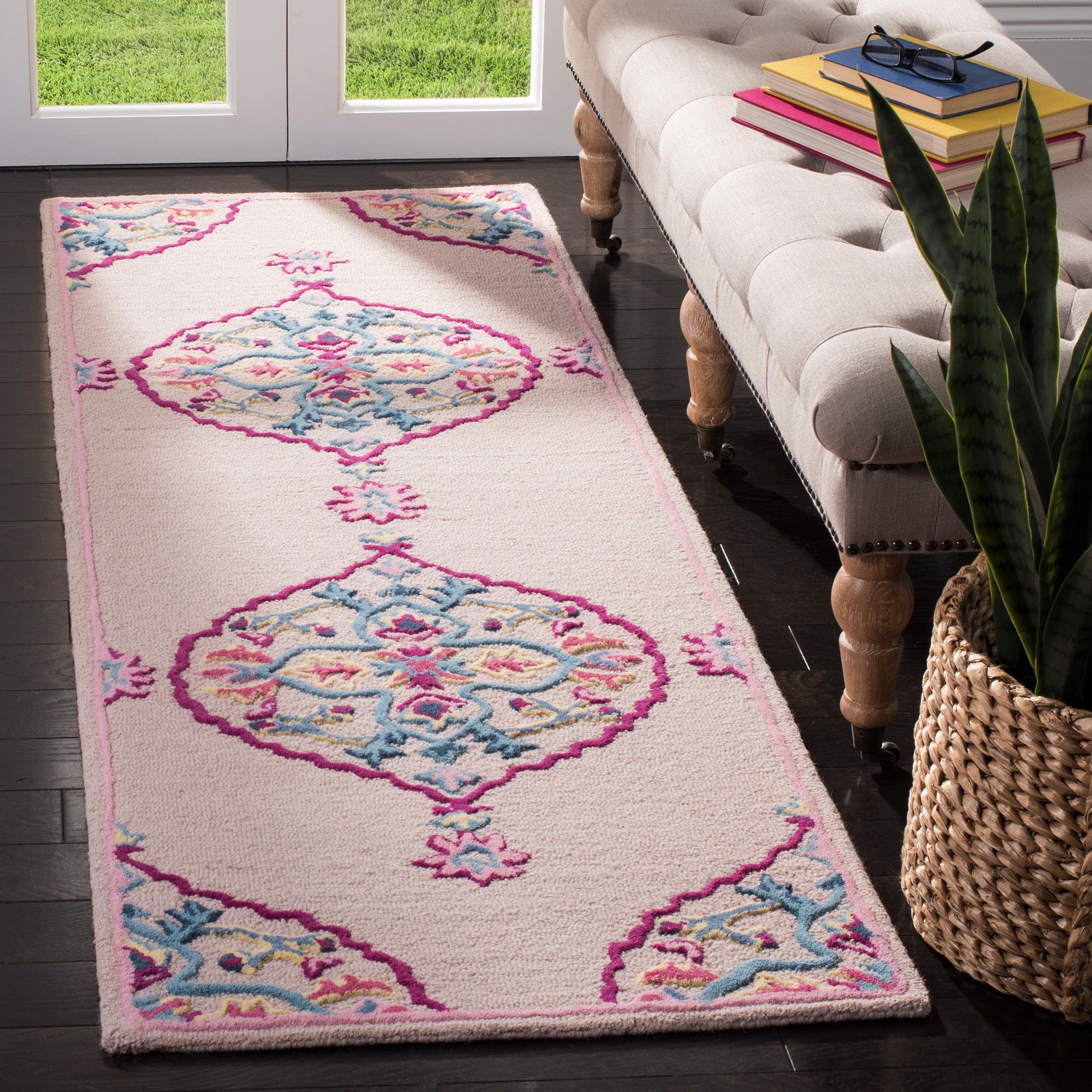 Safavieh BLG605E-27 Bellagio Nijar 2 x 7 (ft) Tufted Wool Light Pink/Multi Rectangular Indoor Floral/Botanical Global Runner rug