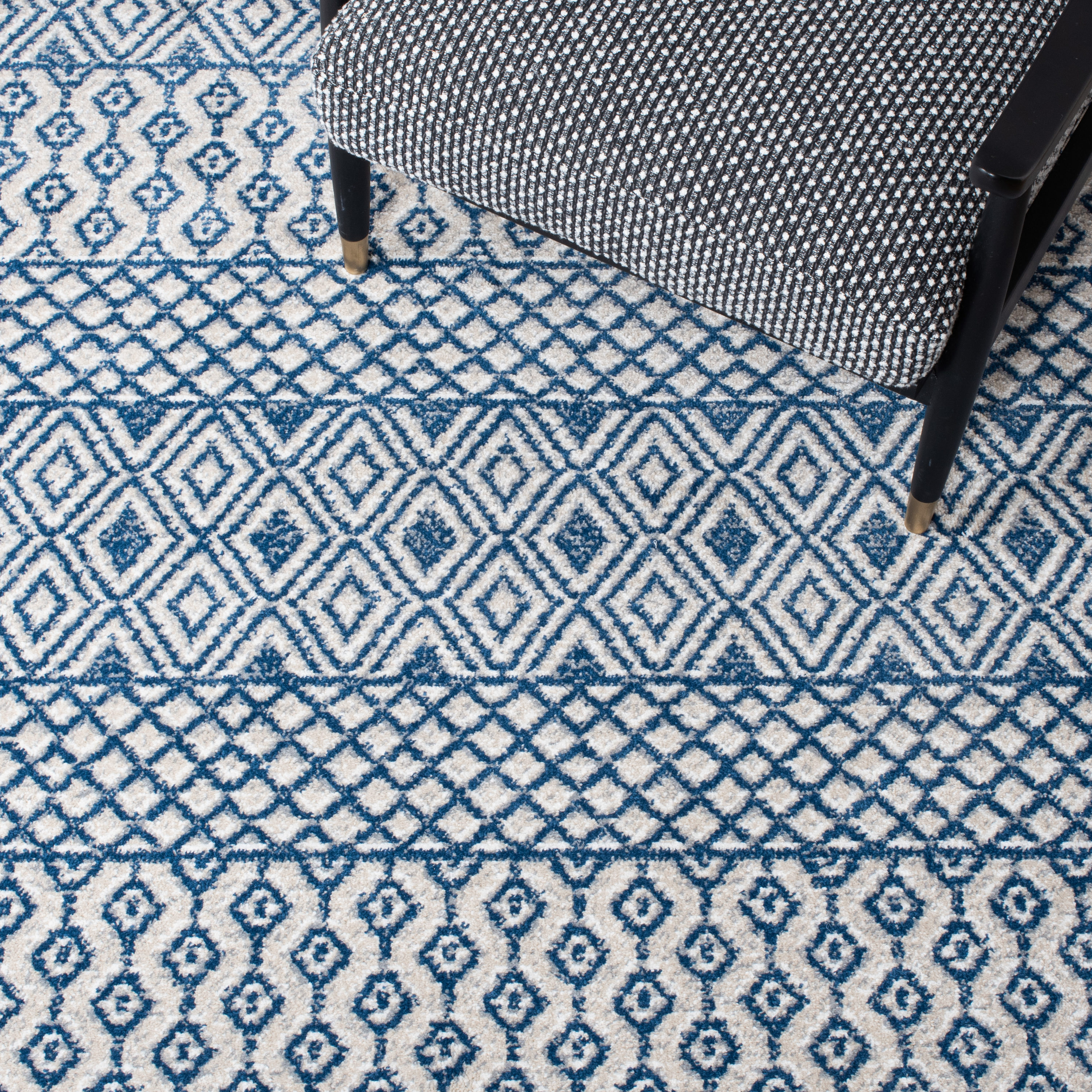 Safavieh BMT132N-7R rugs - View #7