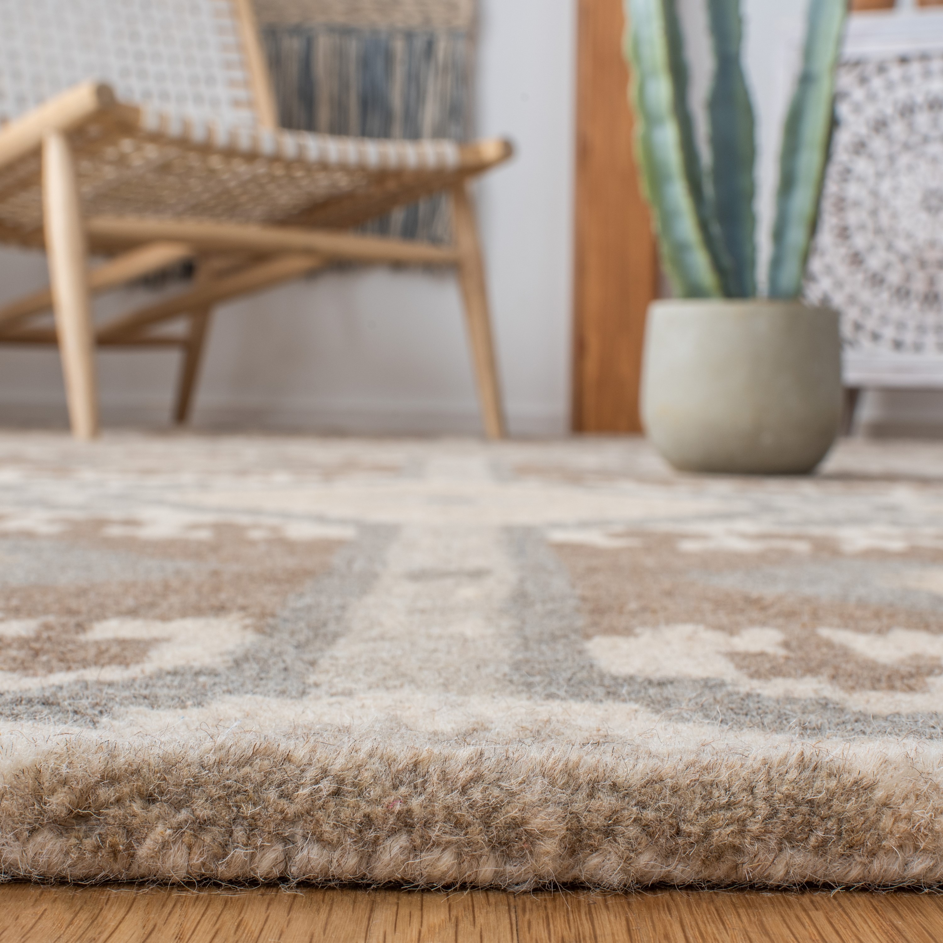 Wyndham 6' x 9' Hand-Tufted Wool Area Rug