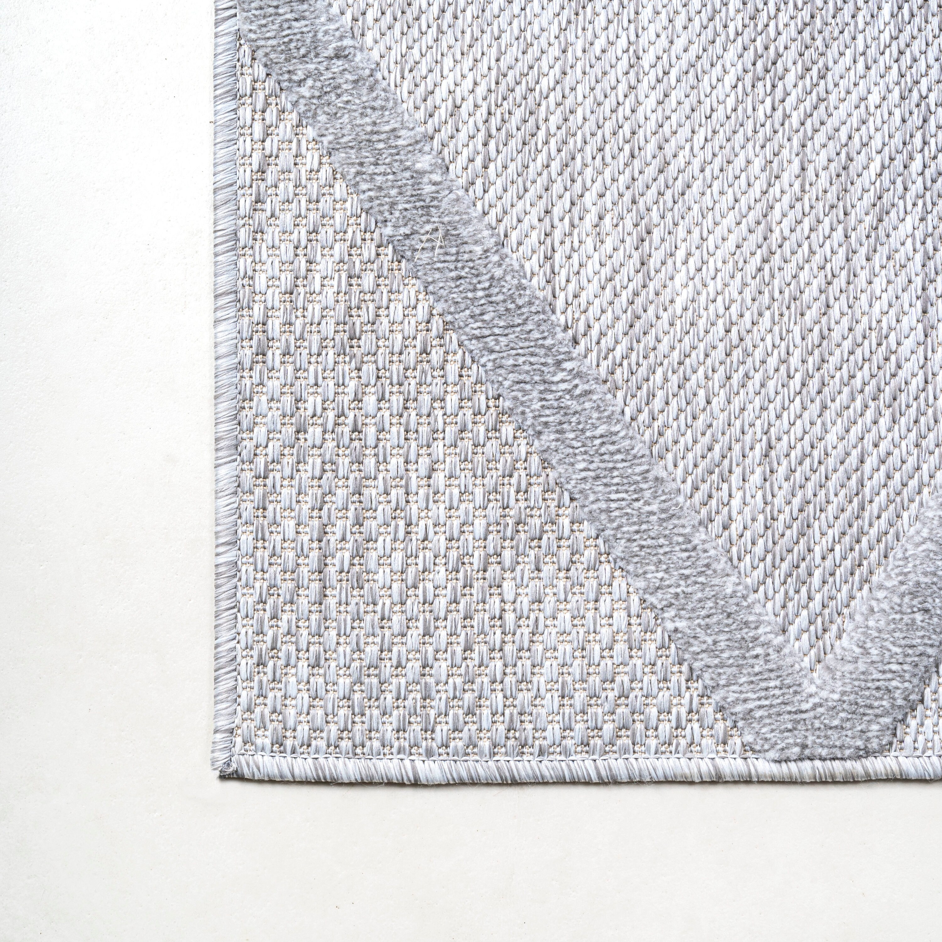Salines 5' Square Light Gray Synthetic Trellis Rug