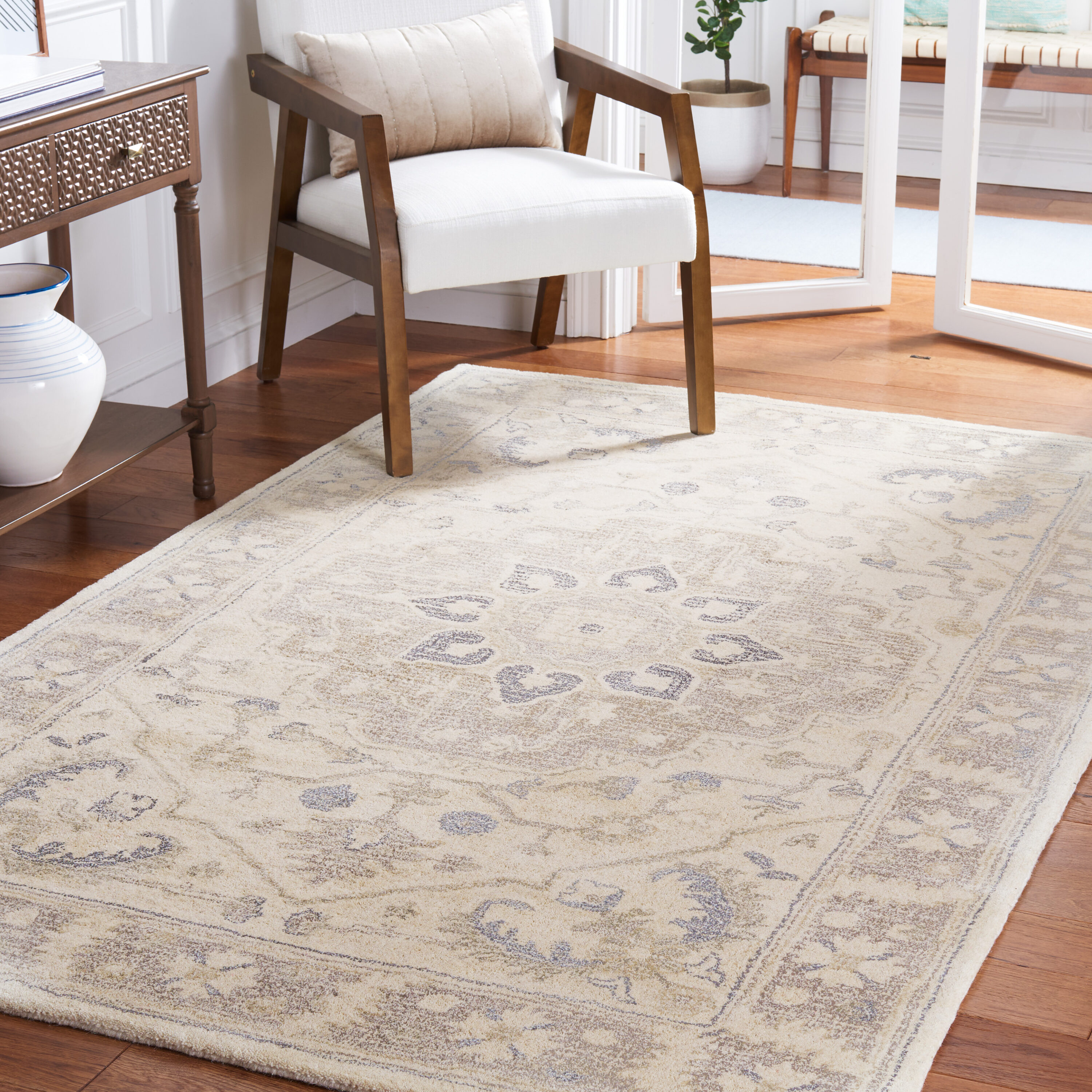  Metro 617 Ivory/Beige Traditional 5Ft x 8Ft Medium Rectangle Rug