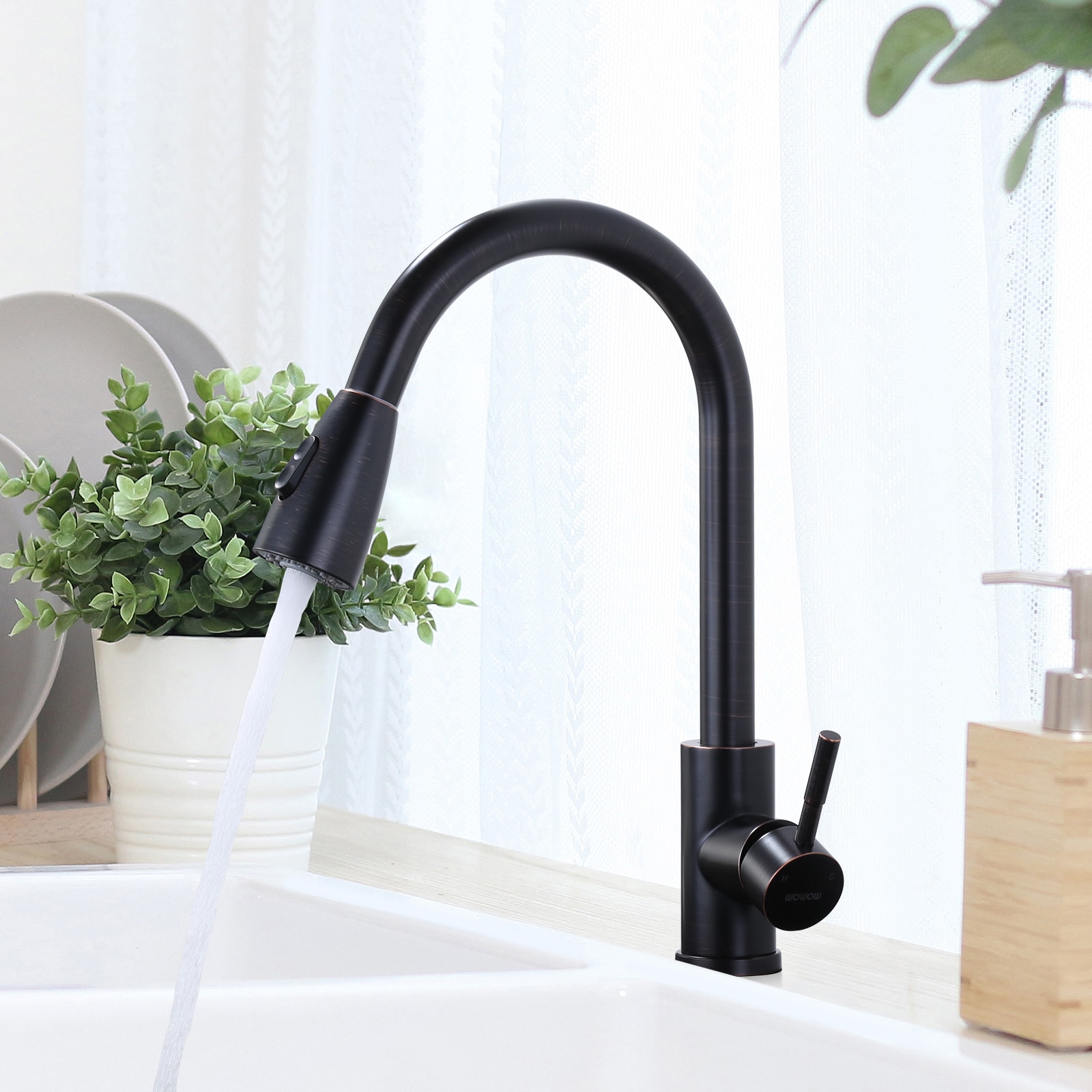 Oil Rubbed Bronze Single-Handle Pull-Down Sprayer Kitchen Faucet