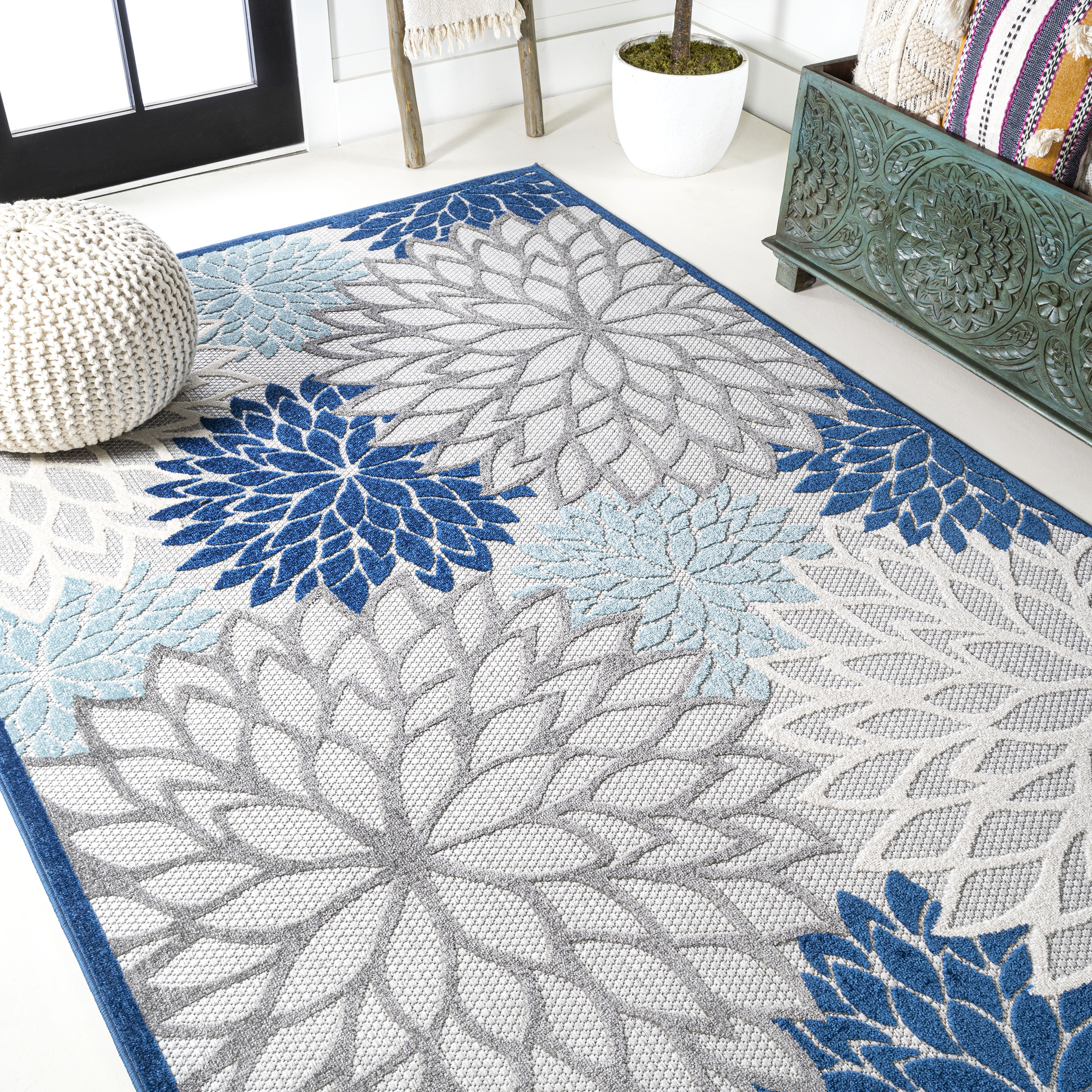 Blue/Gray Floral Synthetic 3' x 5' Easy-Care Indoor/Outdoor Rug