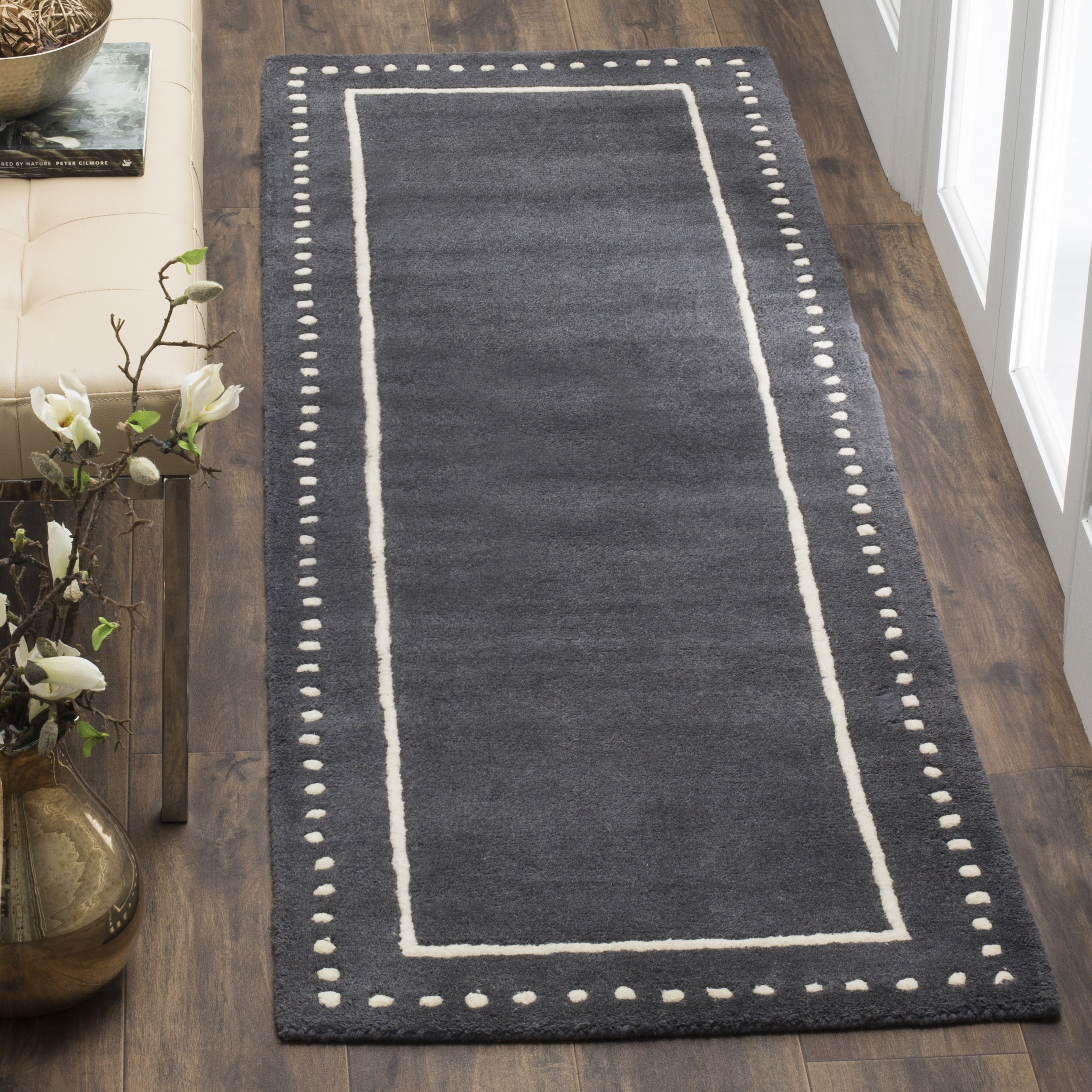 Safavieh BEL151X-27 Bella Huon 2 x 7 (ft) Tufted Wool Dark Gray/Ivory Rectangular Indoor Border Farmhouse/Cottage Runner rug