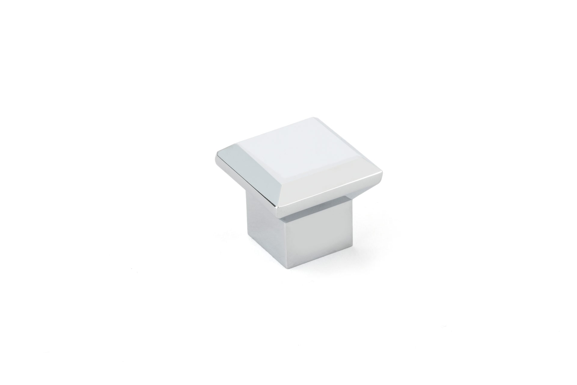 Richelieu BP8323533140 1-5/16-in Chrome Square Transitional Cabinet Knob