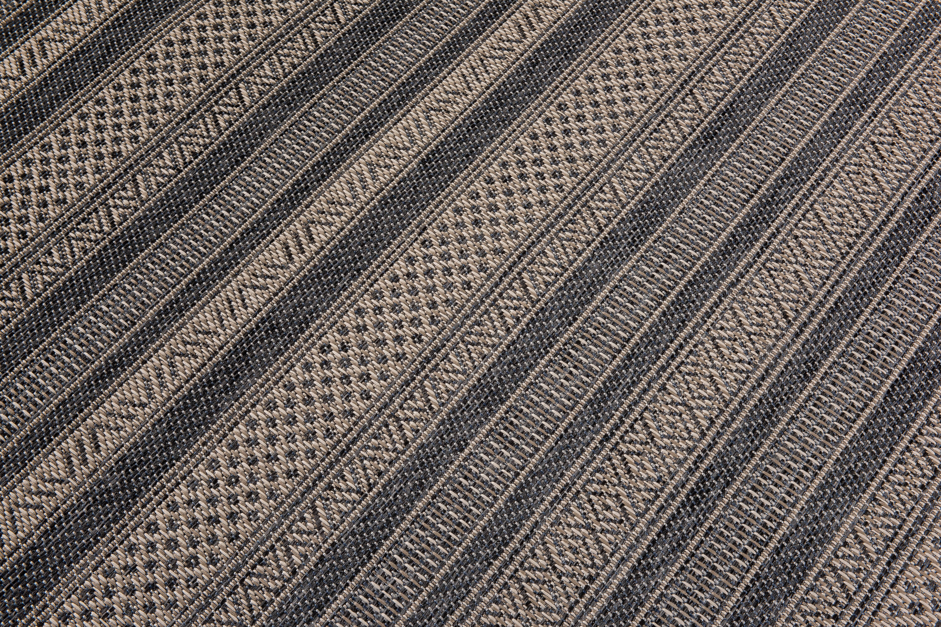 Reversible Geometric Blue Synthetic 5' x 7' Indoor/Outdoor Rug