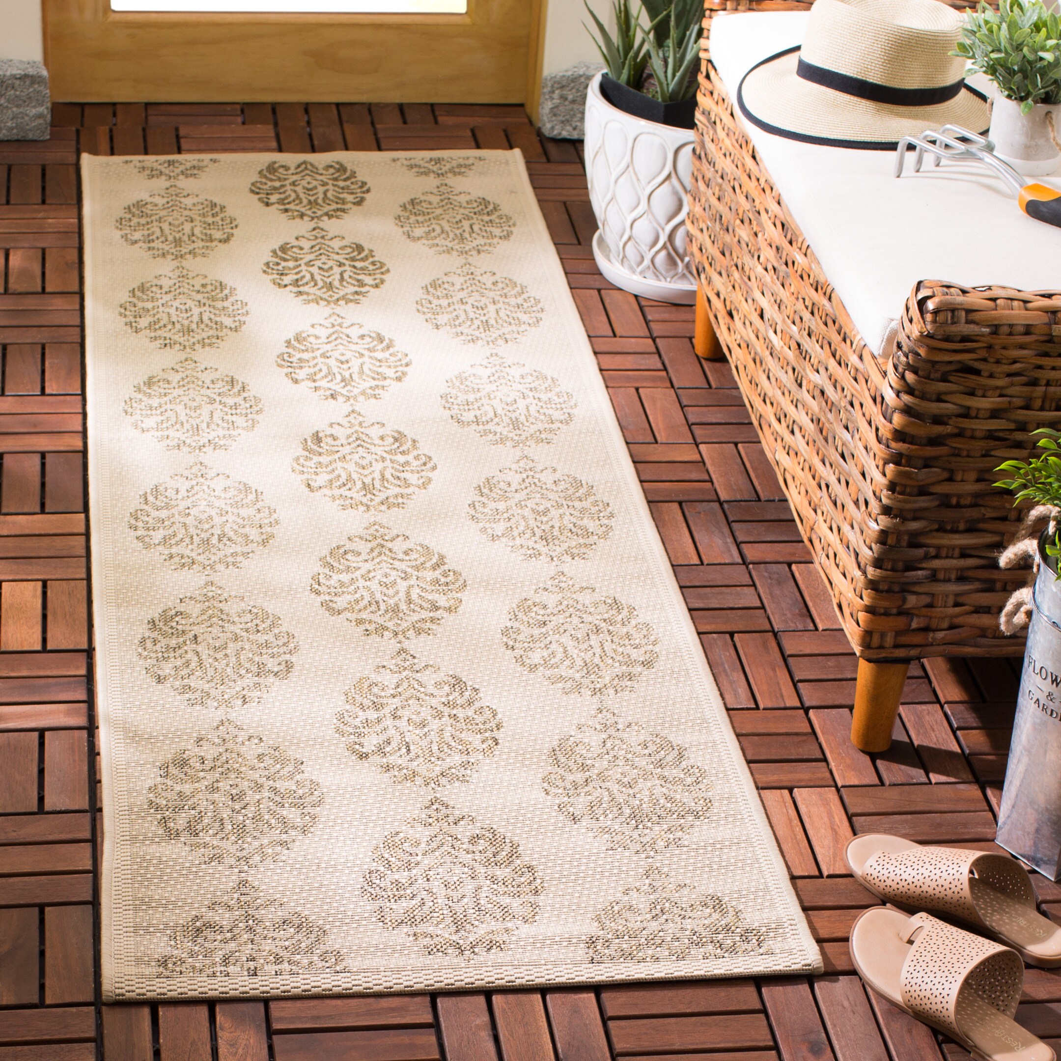 Safavieh CY2720-3001-27 Courtyard Bermuda 2 x 7 (ft) Loomed Polypropylene Natural/Brown Rectangular Indoor/Outdoor Damask Coastal Runner rug