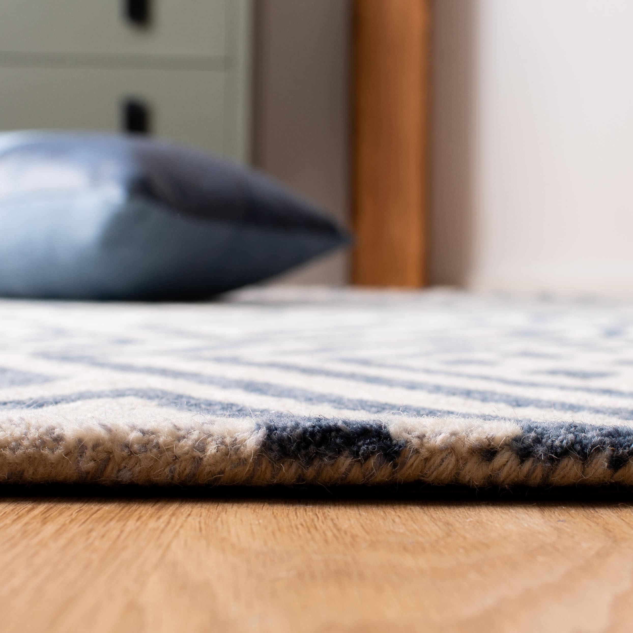 Artisan Blue Wool 4' x 6' Hand-Tufted Rectangular Area Rug