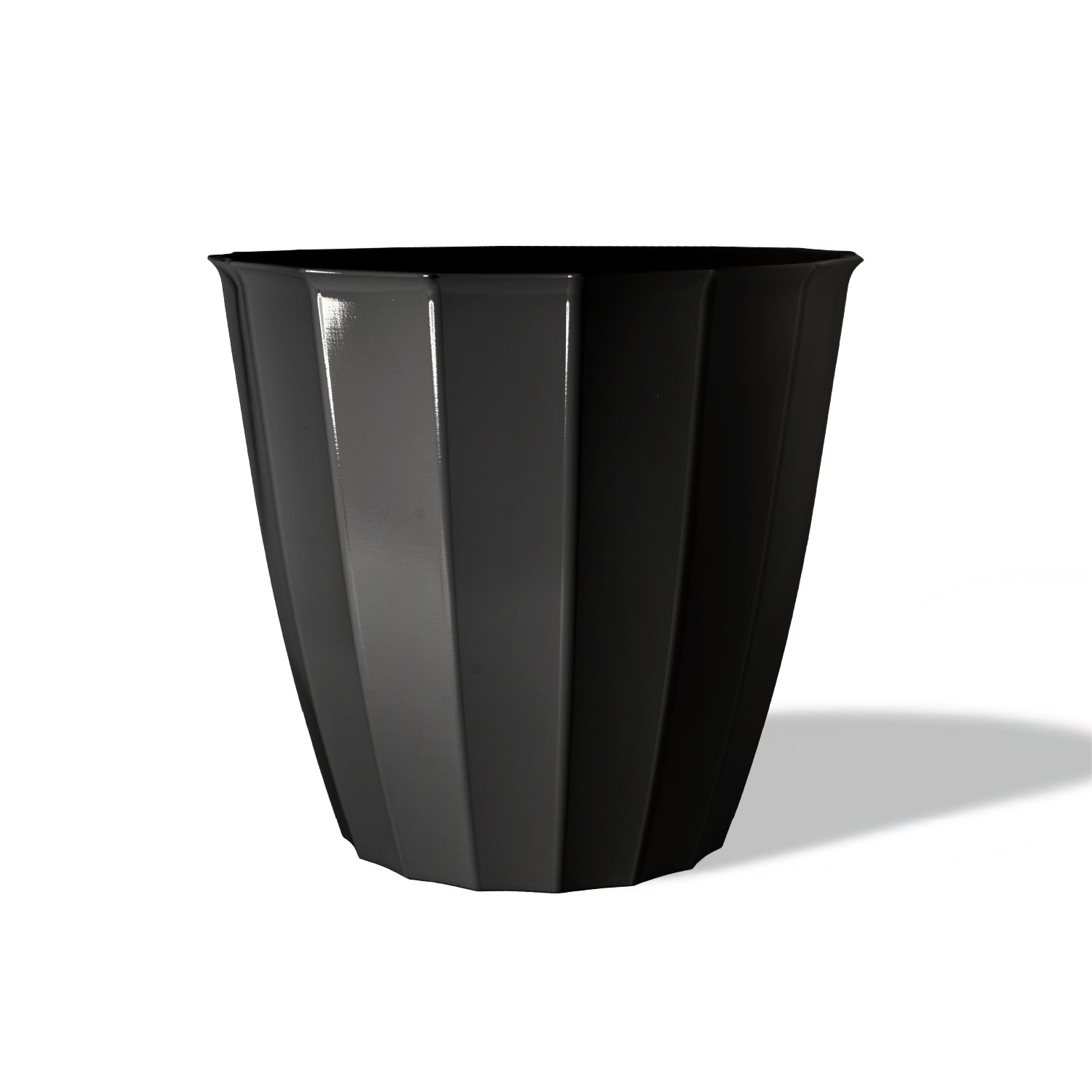 Style Selections DPX2345C Round 17.5-in W x 15.79-in H x Black Recycled plastic Indoor/Outdoor Planter