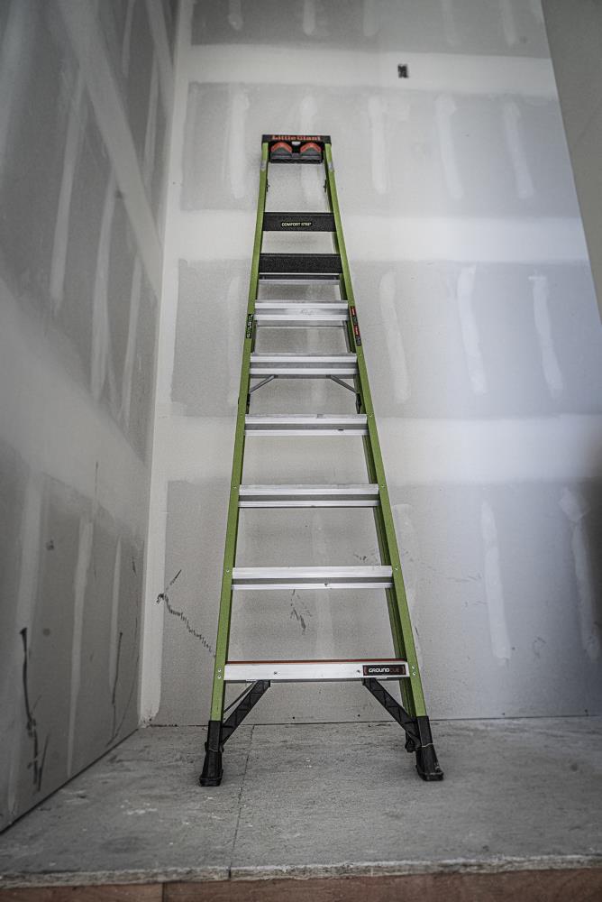 Little Giant Ladders Sentinel M10 10-ft Fiberglass Type 1aa- 375-lb ...