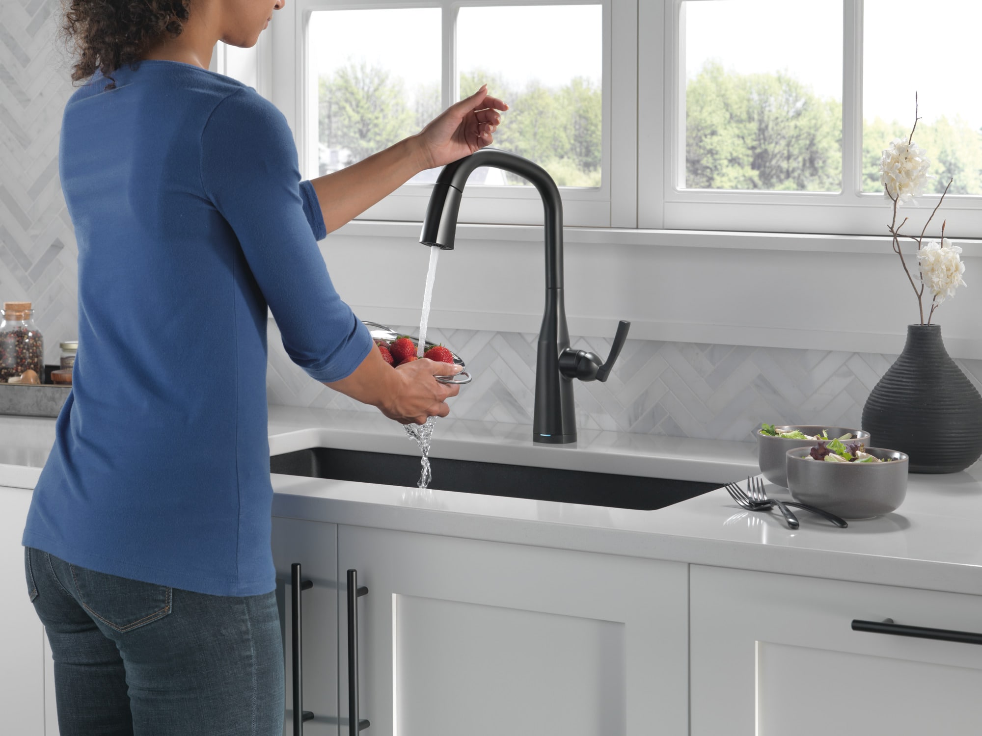 Matte Black Brass Pull-Out Spray Kitchen Faucet