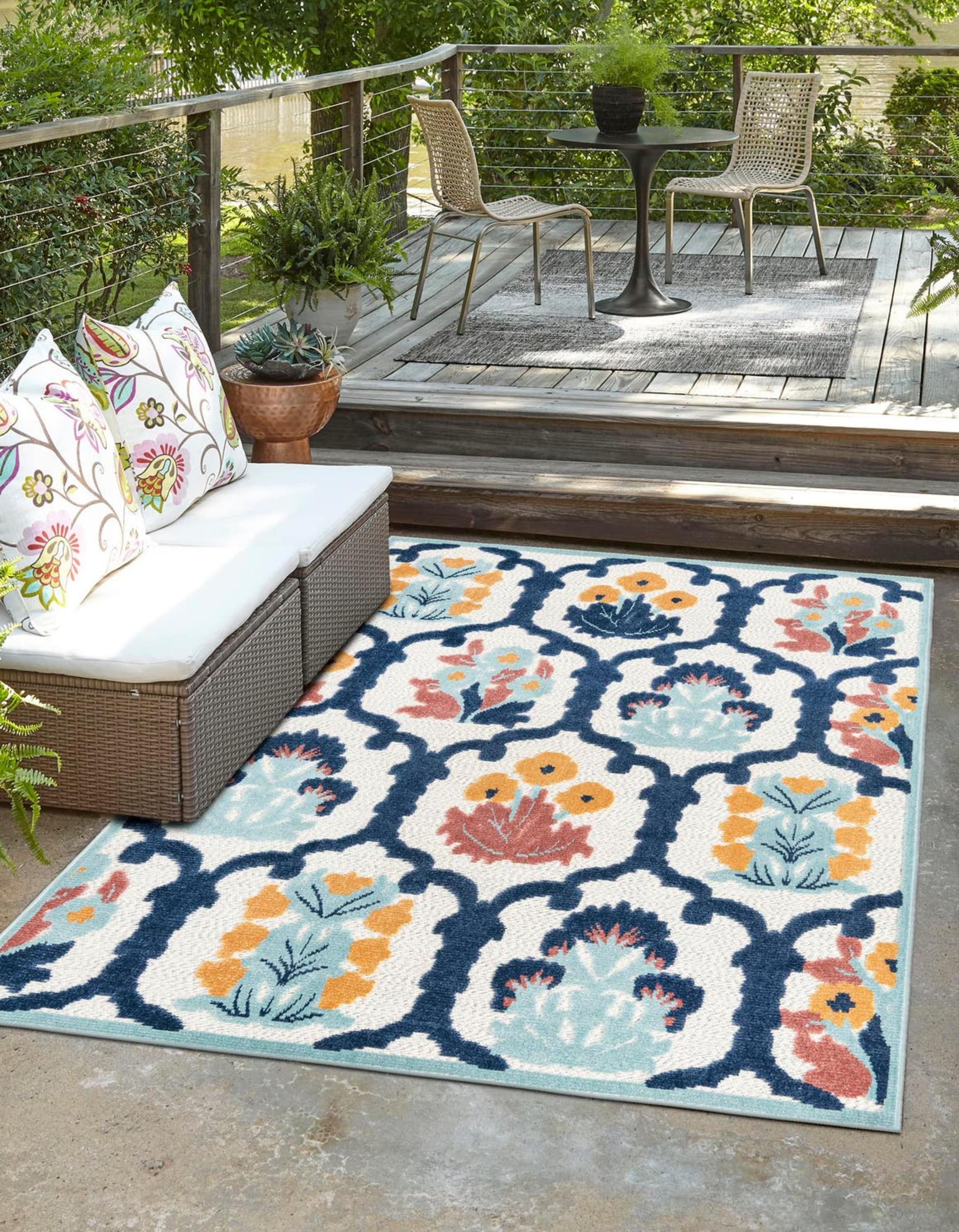 Unique Loom Belize Outdoor Collection Area Rug - Corozal (2' x 3' Rectangle Ivory/Navy Blue)