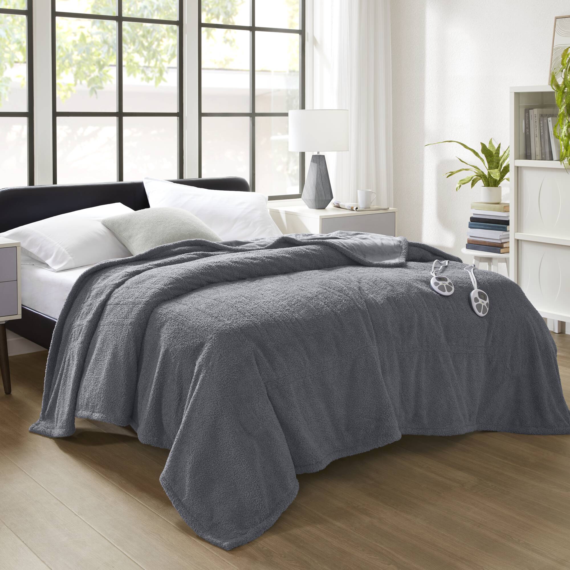 Serta ST54-3581 Grey 84-in x 90-in Polyester Blanket