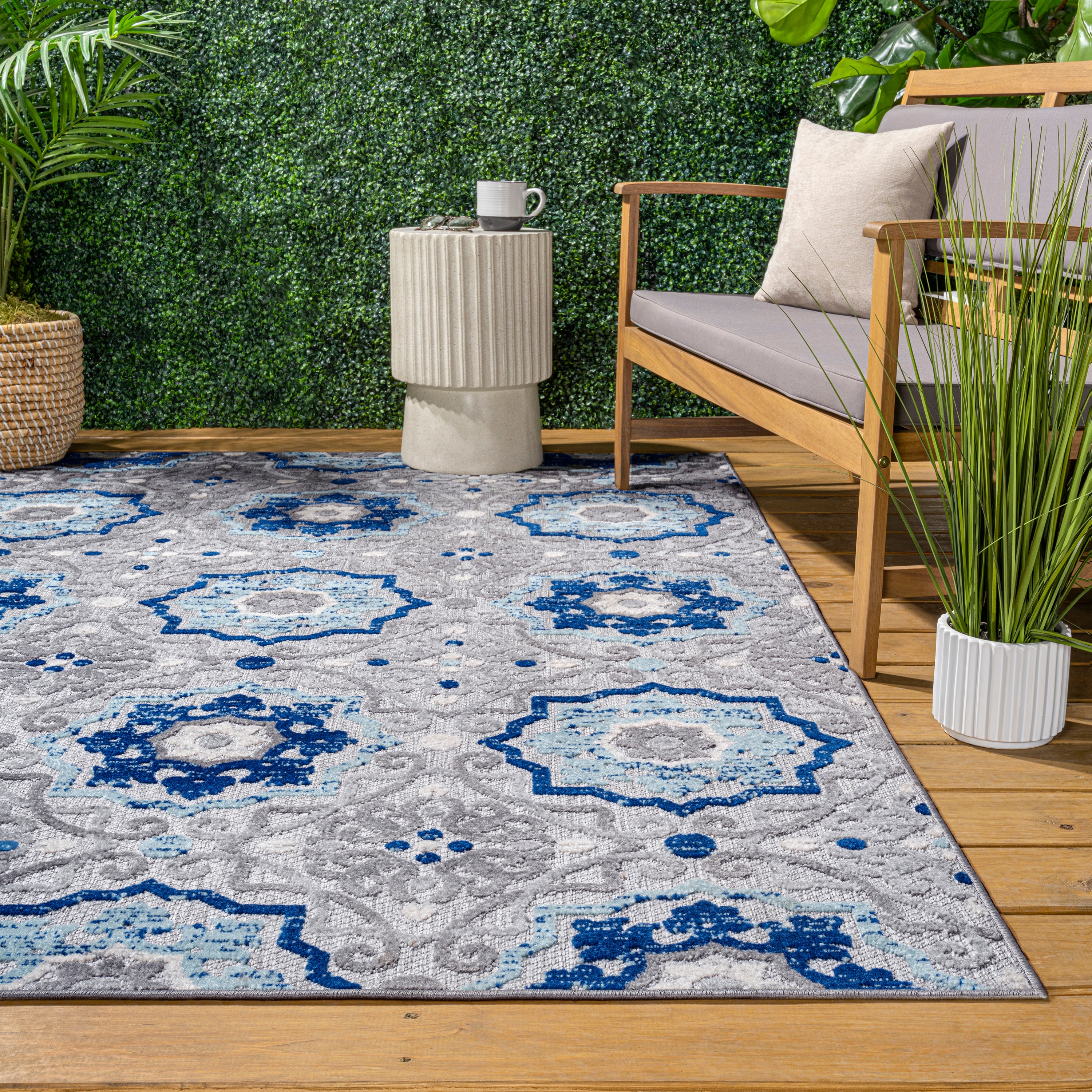 Mediterranean Blue and Gray Synthetic Medallion Rug