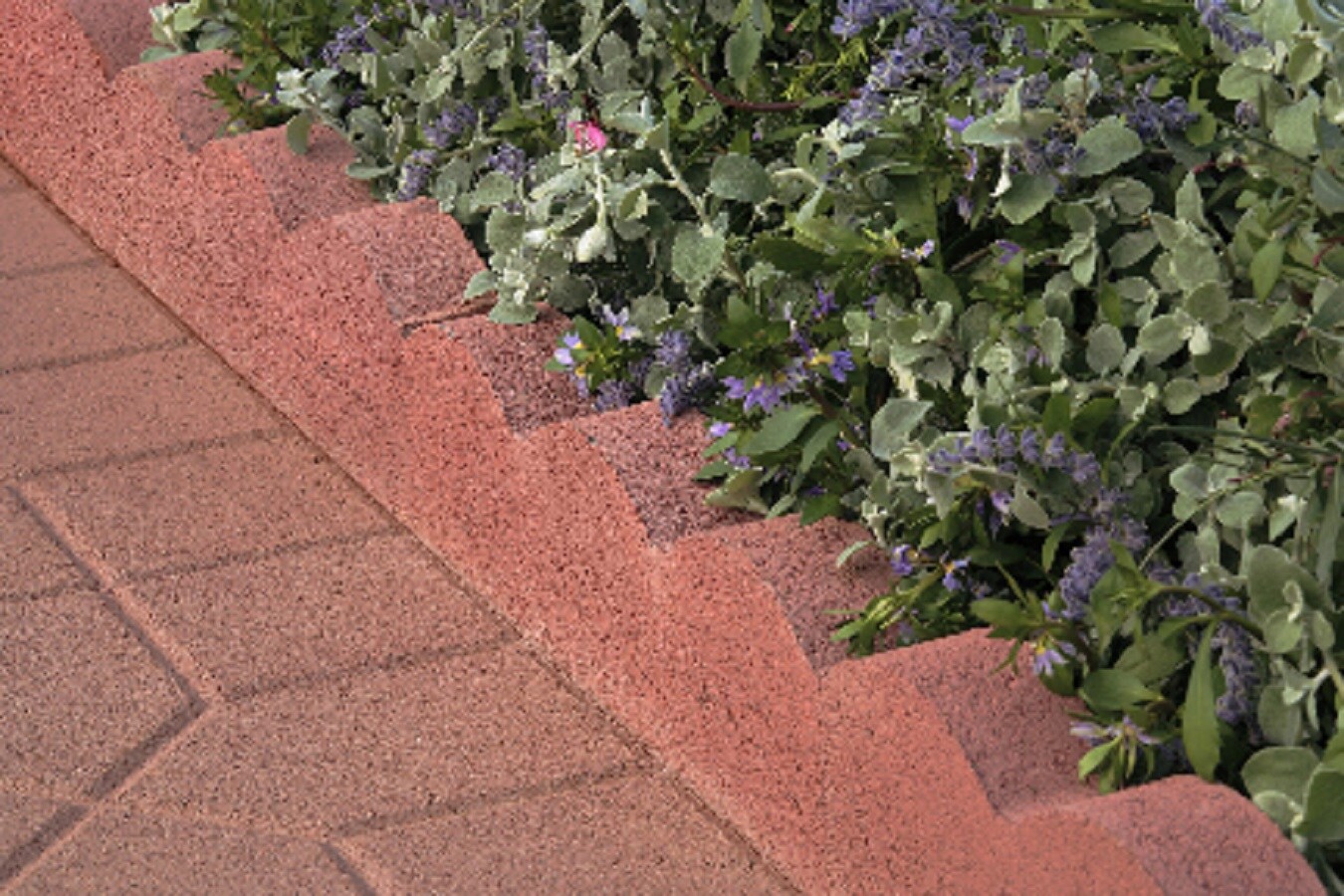 Scalloped 2-in L x 16-in W x 6-in H Red Concrete Straight Edging Stone