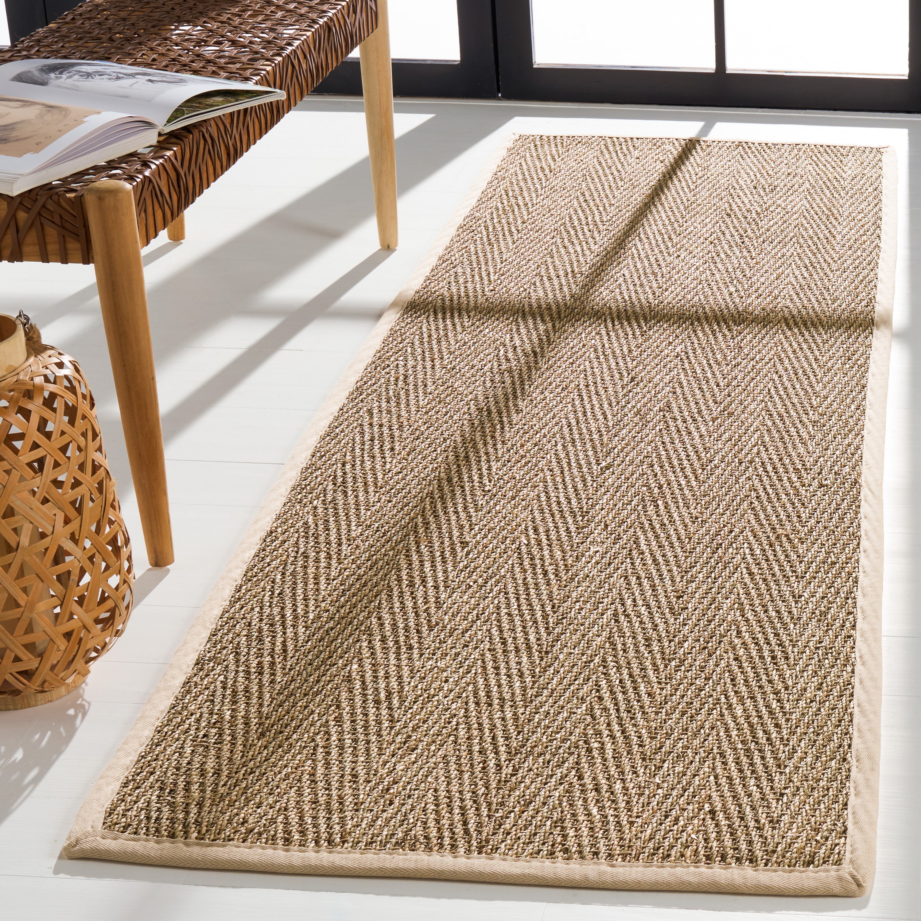 Safavieh NF115J-26 Natural Fiber Montauk 3 x 6 (ft) Loomed Seagrass Natural/Ivory Rectangular Indoor Chevron Coastal Runner rug